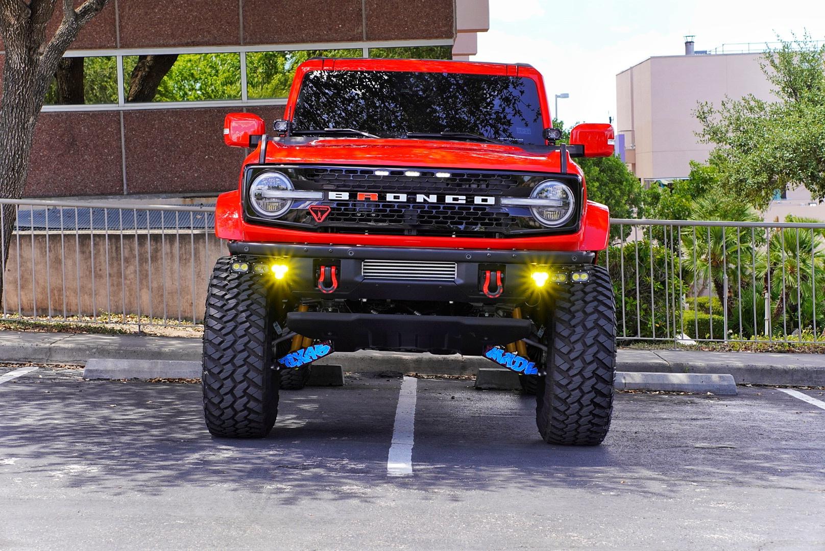 Ford Bronco JB4 or tomahawk ? DSC00978-01