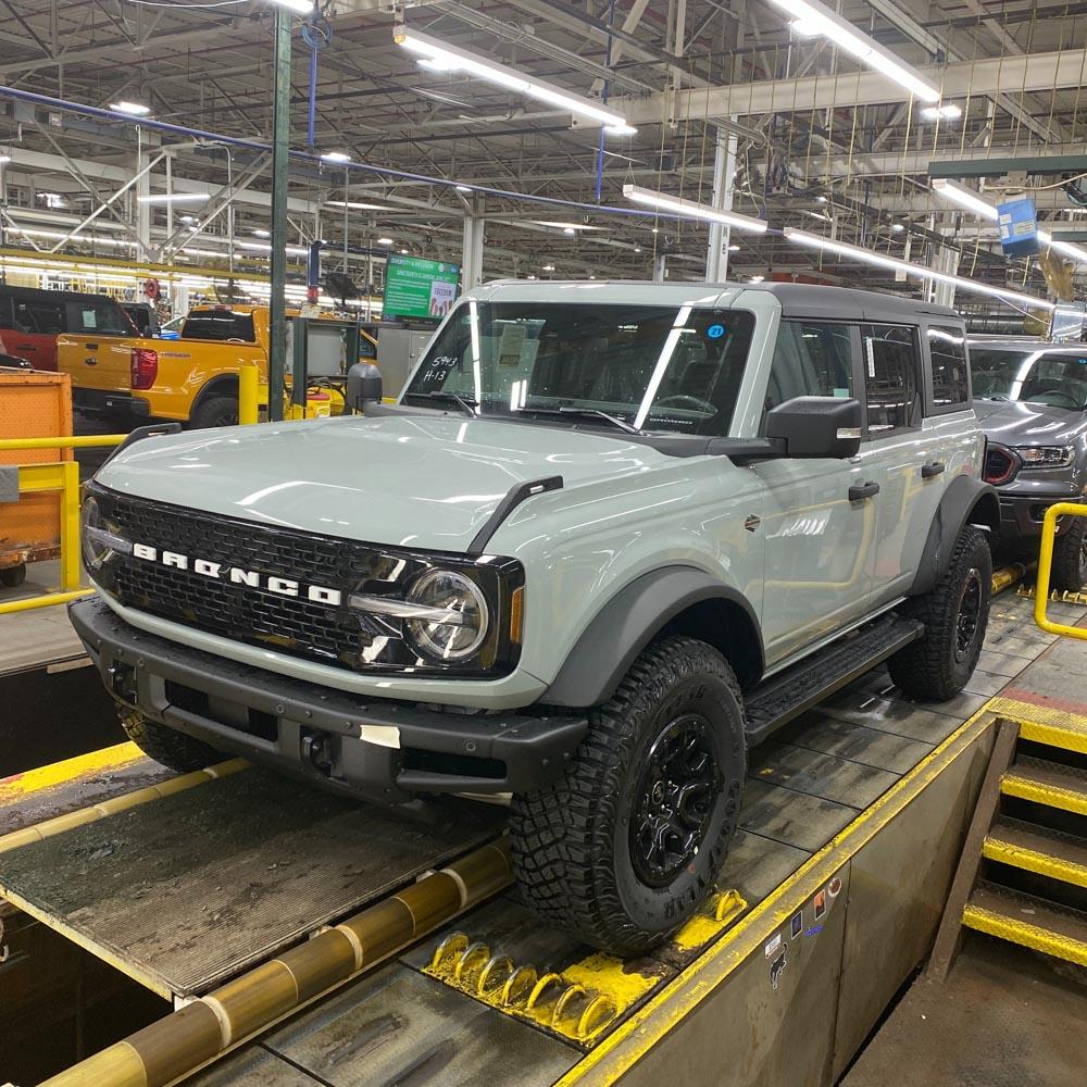 Ford Bronco 4/18/22 Build Week Group. Production Line