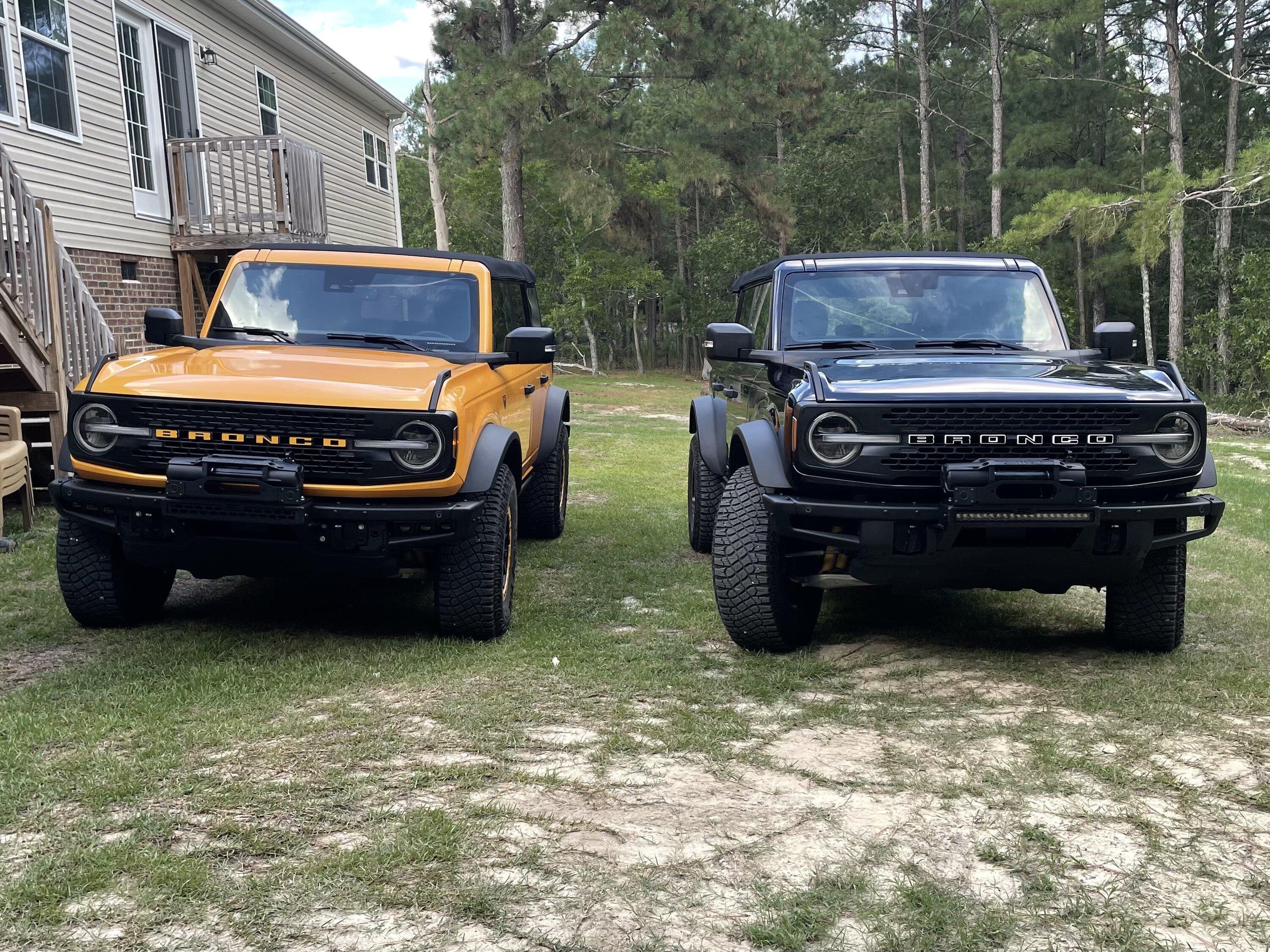 Ford Bronco Painted BB Grille / Gloss black covers C822EE8E-4059-46BD-8978-2EF2C4DC47D6