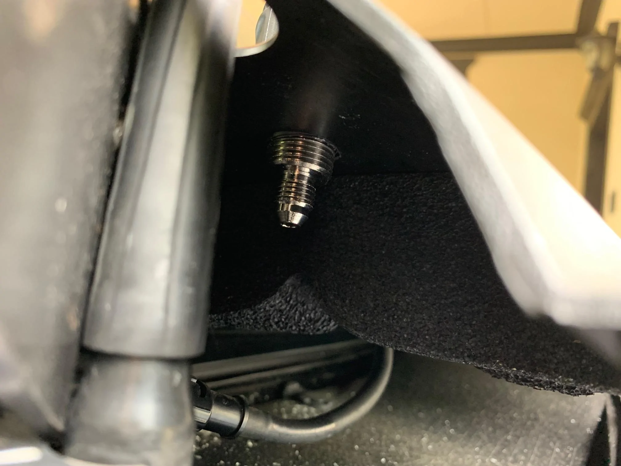 Ford Bronco ARB Air Coupling, Antenna location IMG_9585