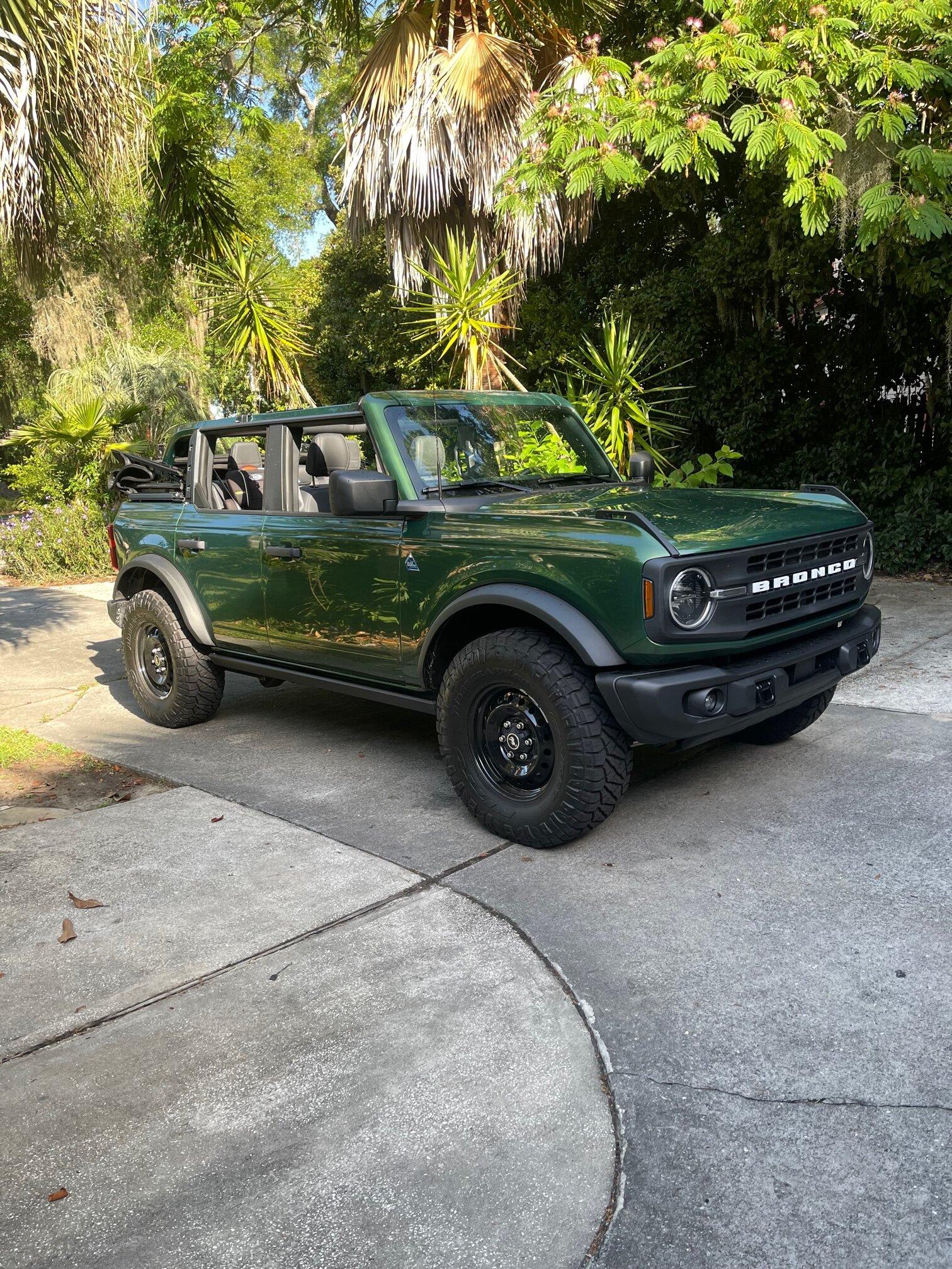 Ford Bronco 8/8/22 Build Week Group. IMG_3405