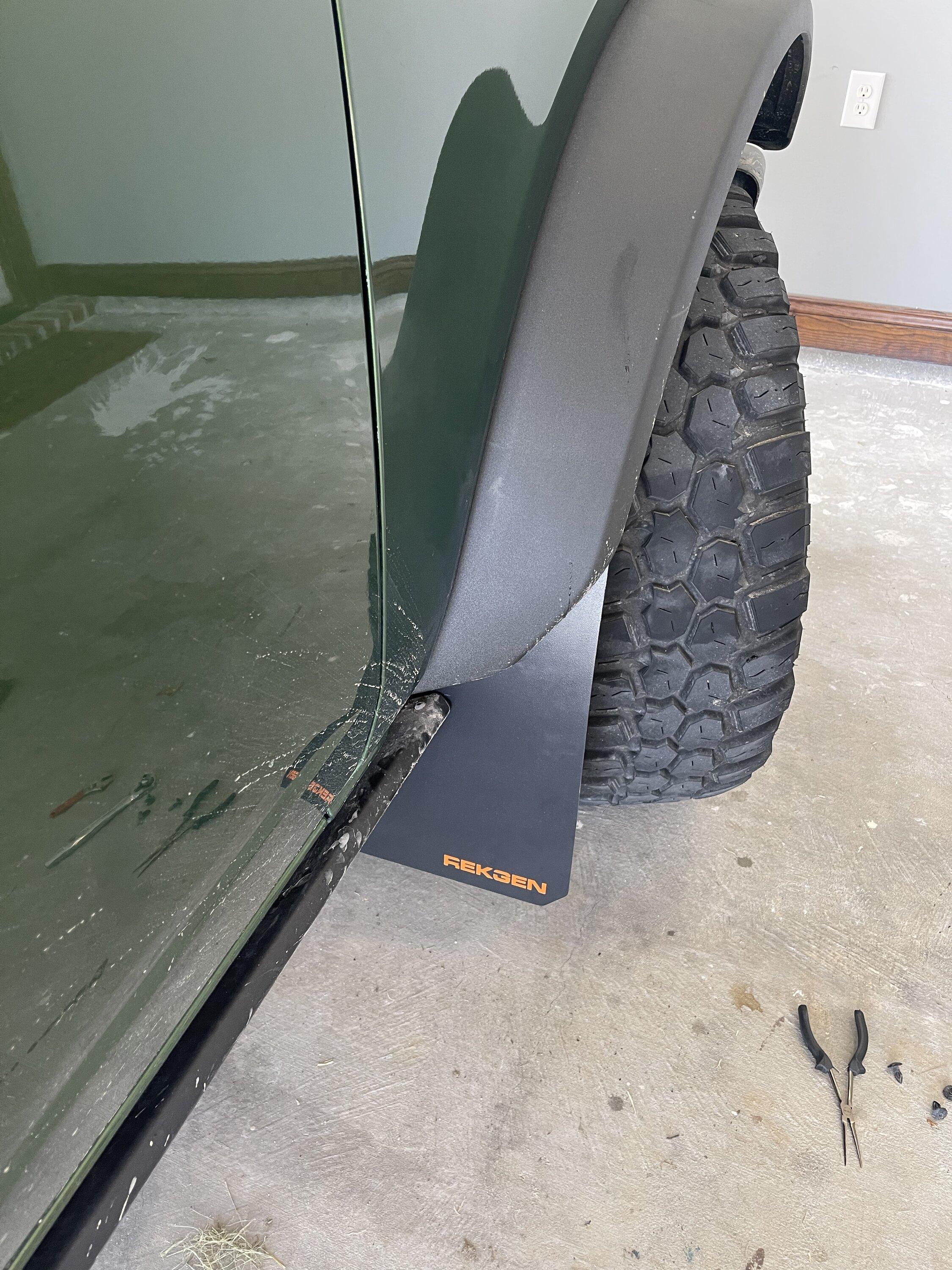 Ford Bronco RekGen Front Mud Flaps/TurboSmart BOV DF631DFB-6CCB-4A97-ACF3-A5DC267CF8D9