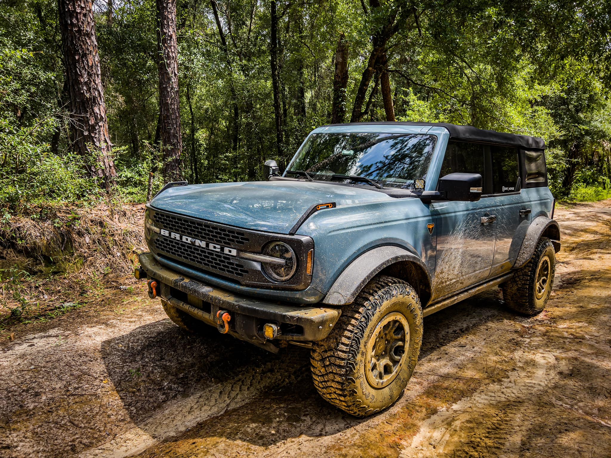 Ford Bronco Area 51 or eruption green? 296184006_163034272970619_4970822439737110669_n