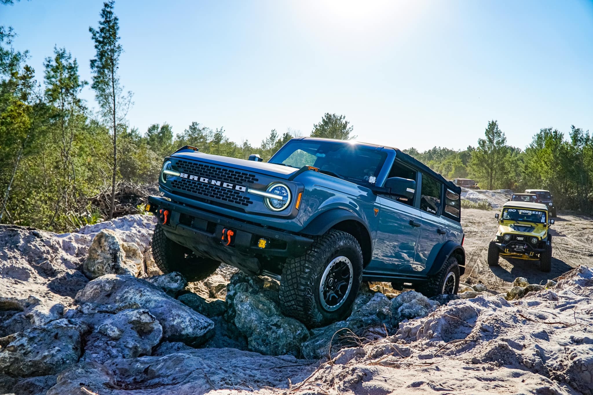 Ford Bronco Area 51 or eruption green? 272900309_5099354253416635_1132621611653383175_n