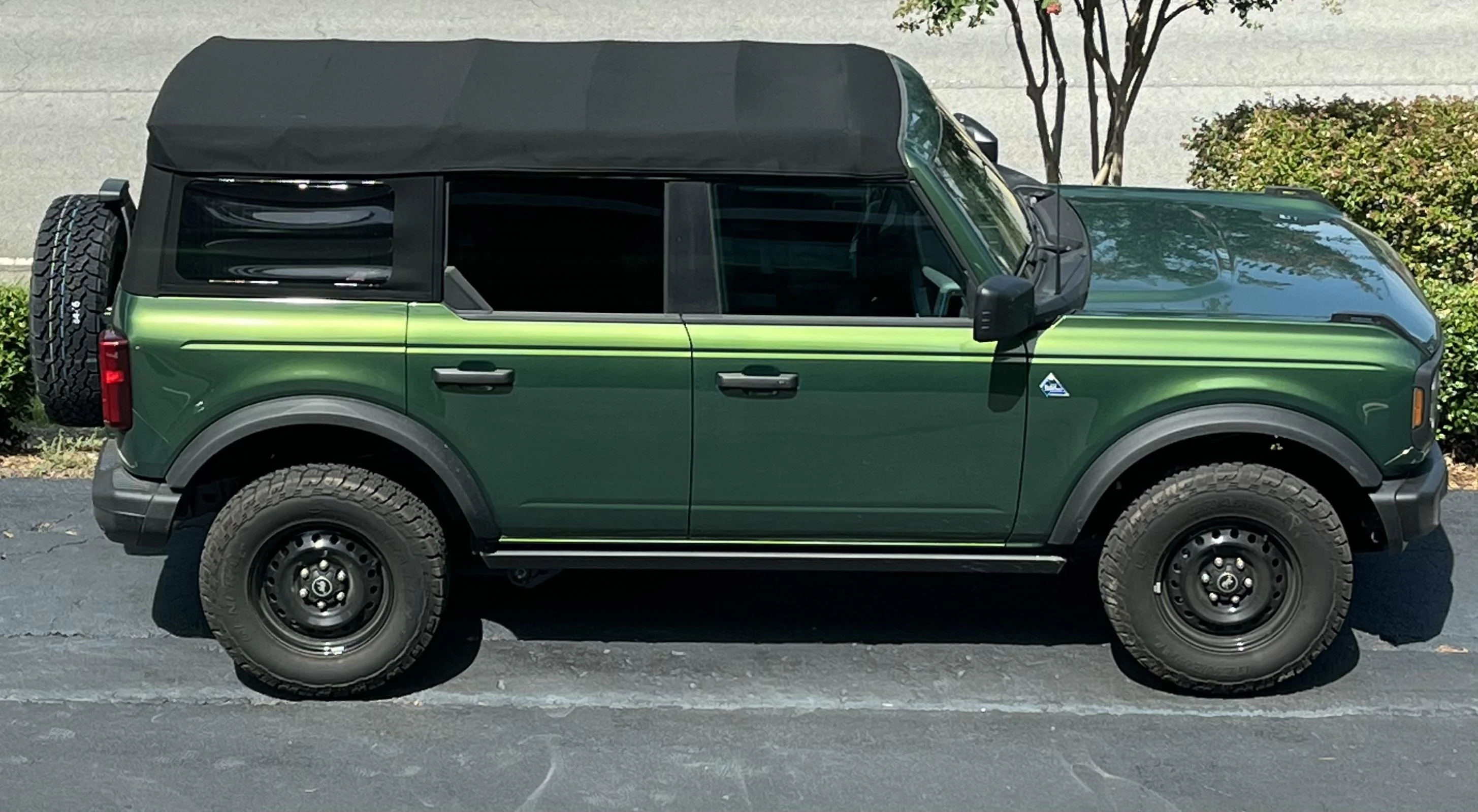 Ford Bronco Area 51 or eruption green? 00341245-901B-45B7-A34A-415C015C0699