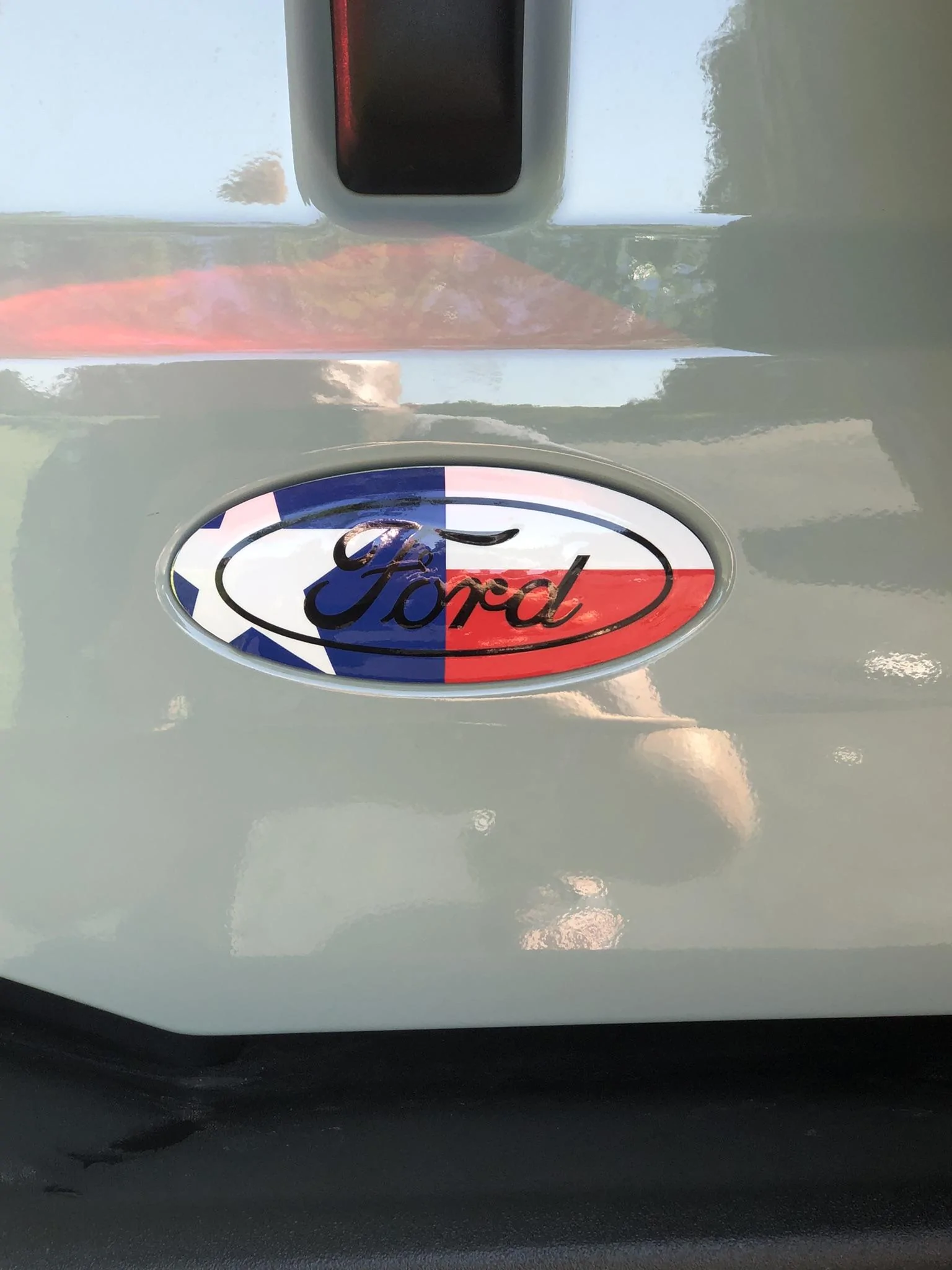 Ford Bronco Black Ford Oval Emblems 157E682F-D8E0-44AE-9923-89C08119B2F5