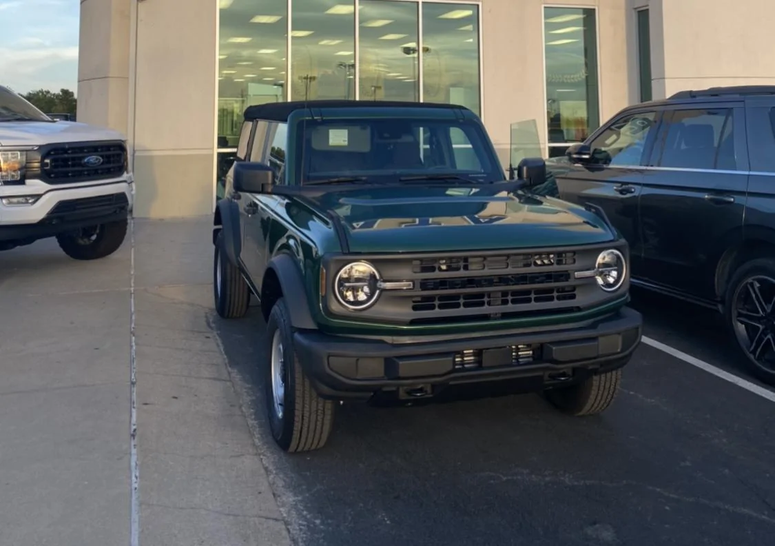 Ford Bronco 06/27/22  Build week group 93983435-7DB8-4F51-8A68-E6A1C114057F