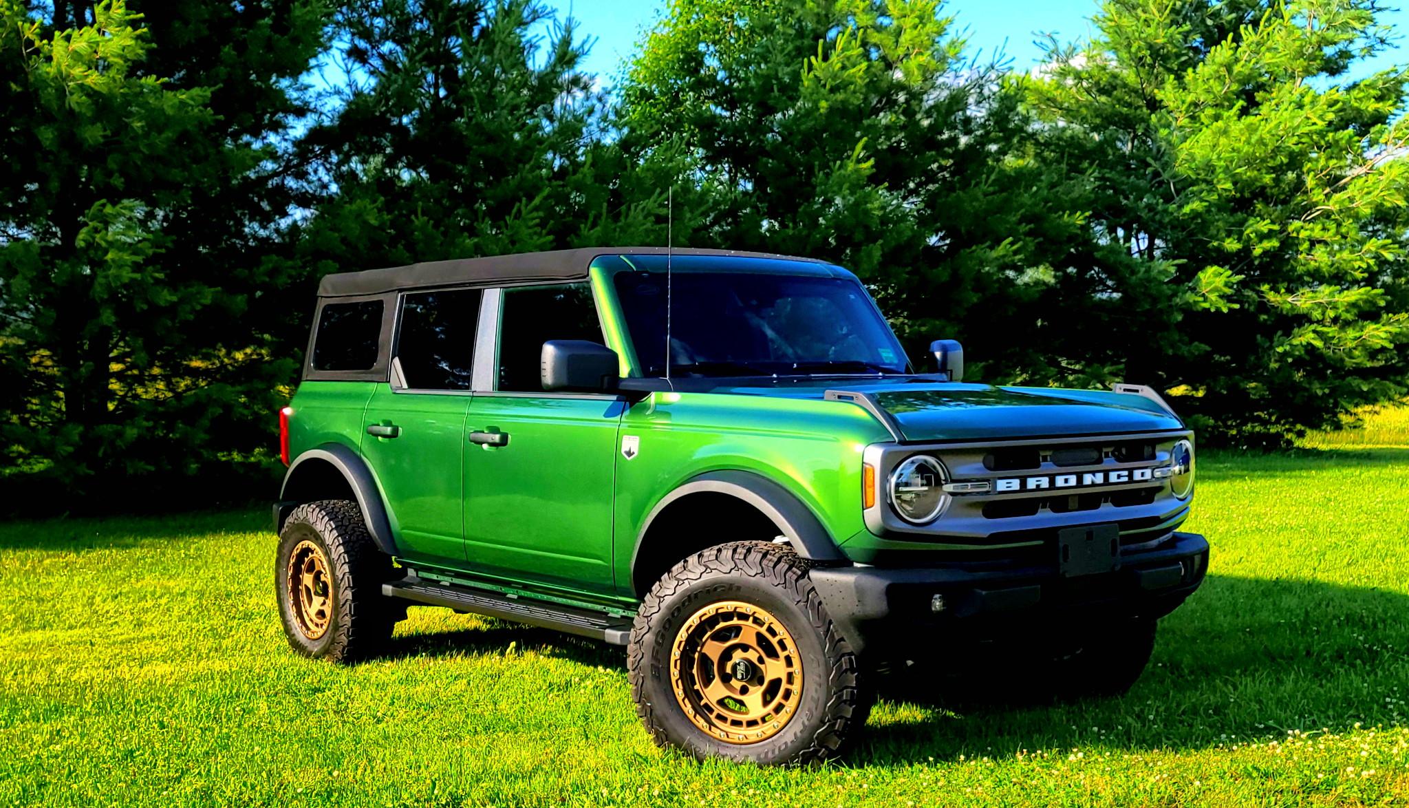 Ford Bronco ERUPTION GREEN Bronco Club 20220702_175528-picsay