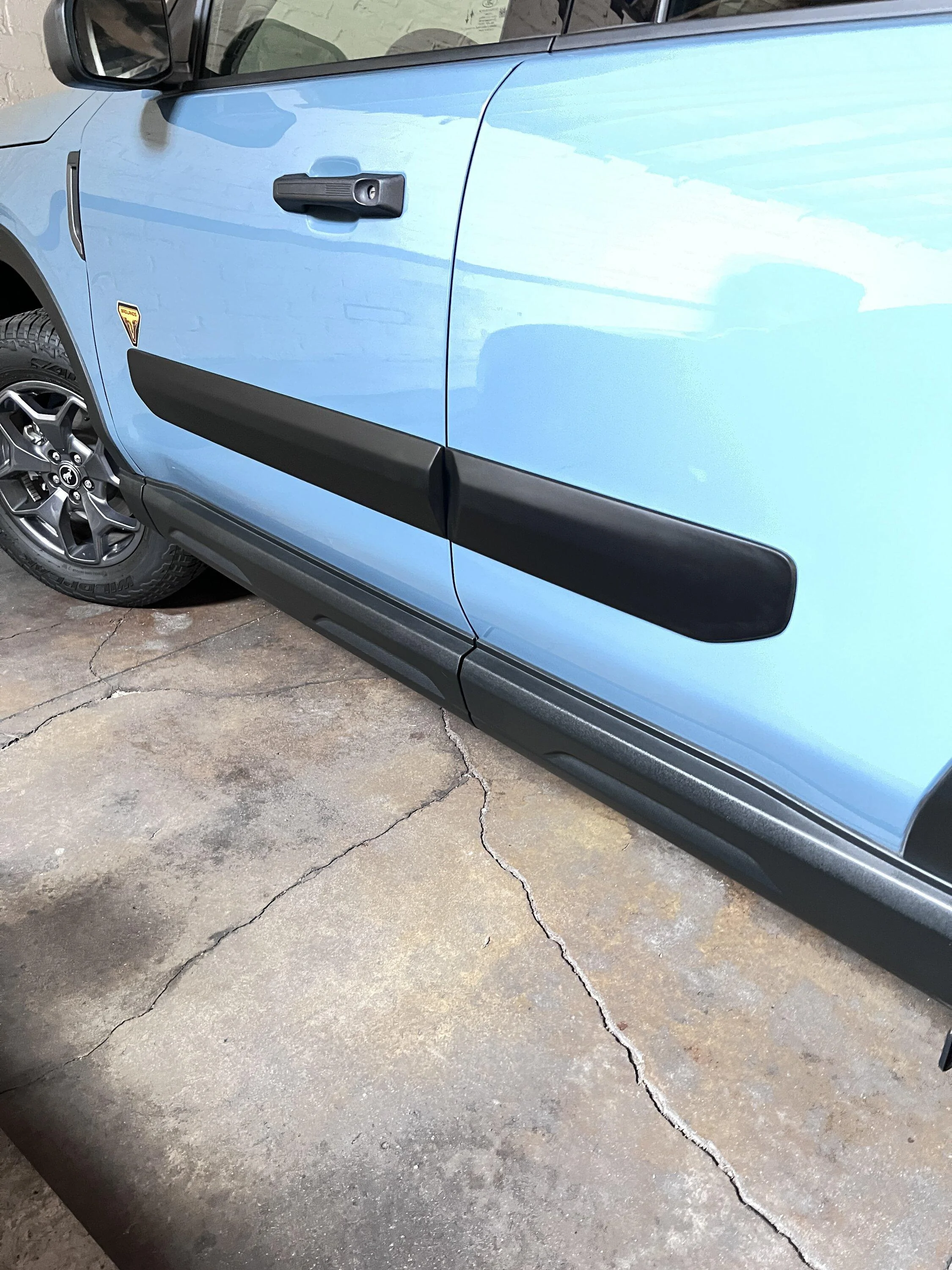 Ford Bronco Side Molding Removal? IMG_0257