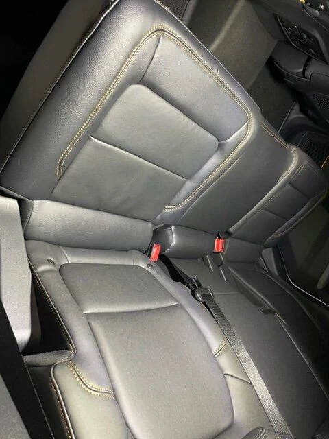 Ford Bronco Another seat mismatch from Ford IMG_0228