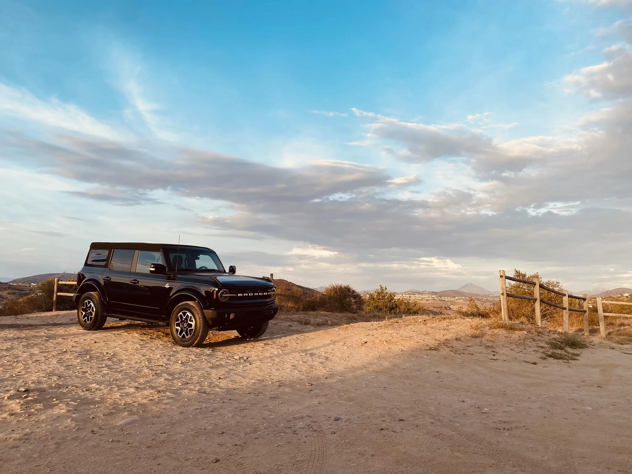 Ford Bronco SHADOW BLACK Bronco Club 77564BD2-5156-4142-A216-1D6E37B770C2