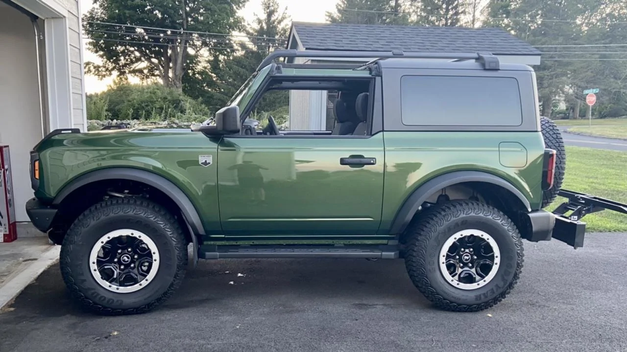 Ford Bronco ERUPTION GREEN Bronco Club C0610182-6005-4355-9DD7-E961F09F4FEB