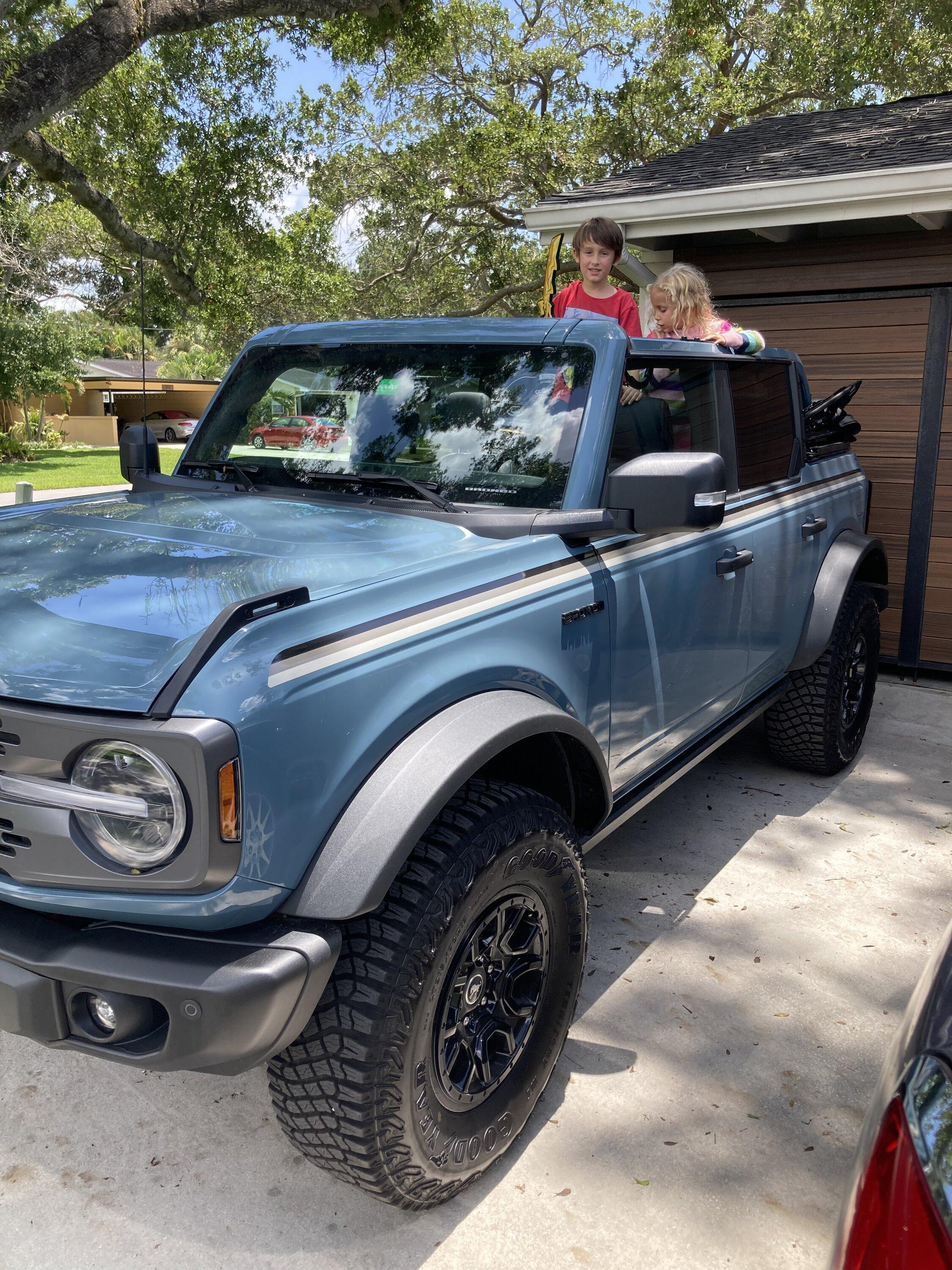 Ford Bronco Area 51 stripes and graphics? E8351E03-D5A0-4909-ADAB-985B41B38602