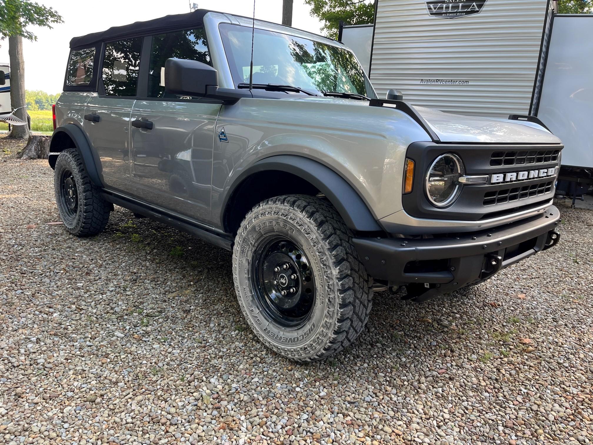 bronco dusty.jpg