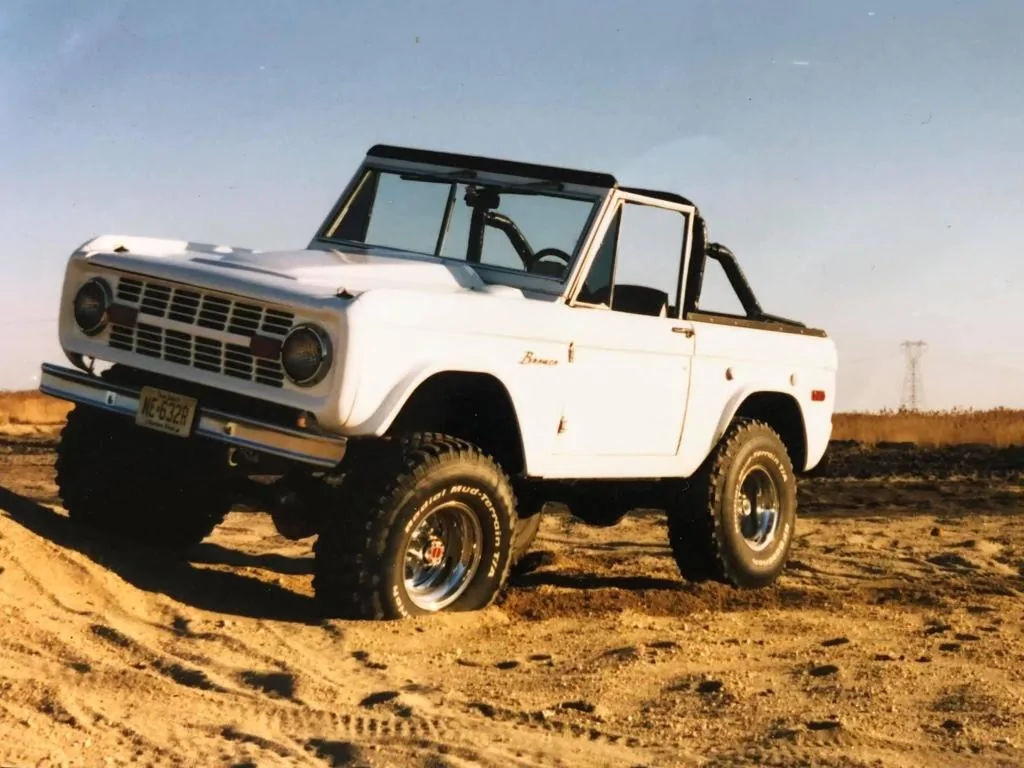 Ford Bronco 69 and 22 side by side 2AB2EFFC-5735-4DE7-B30A-43C464B49CDC