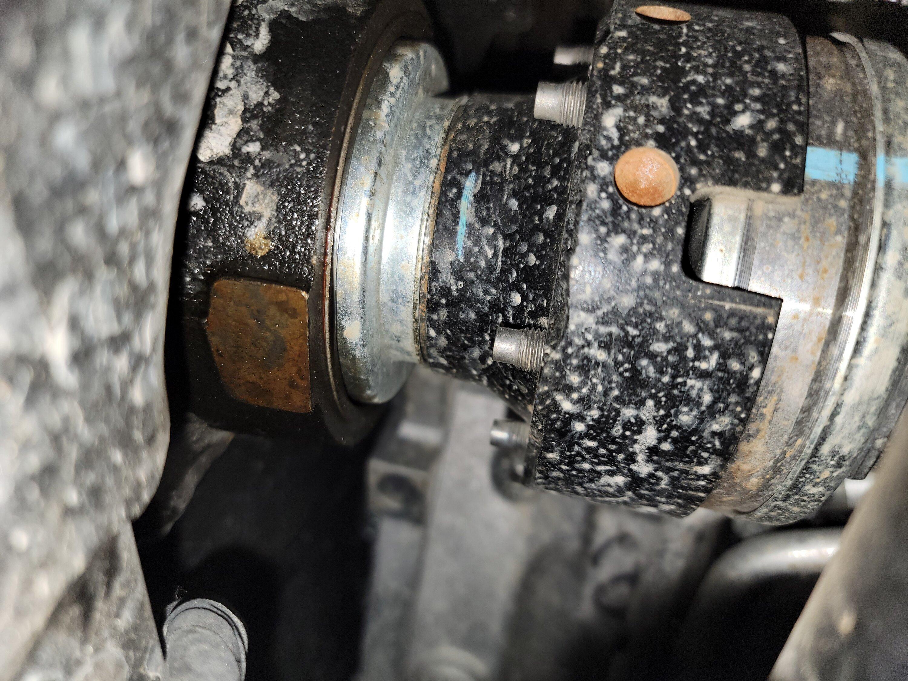 Ford Bronco Front differential pinion seal leaking 20220807_093246