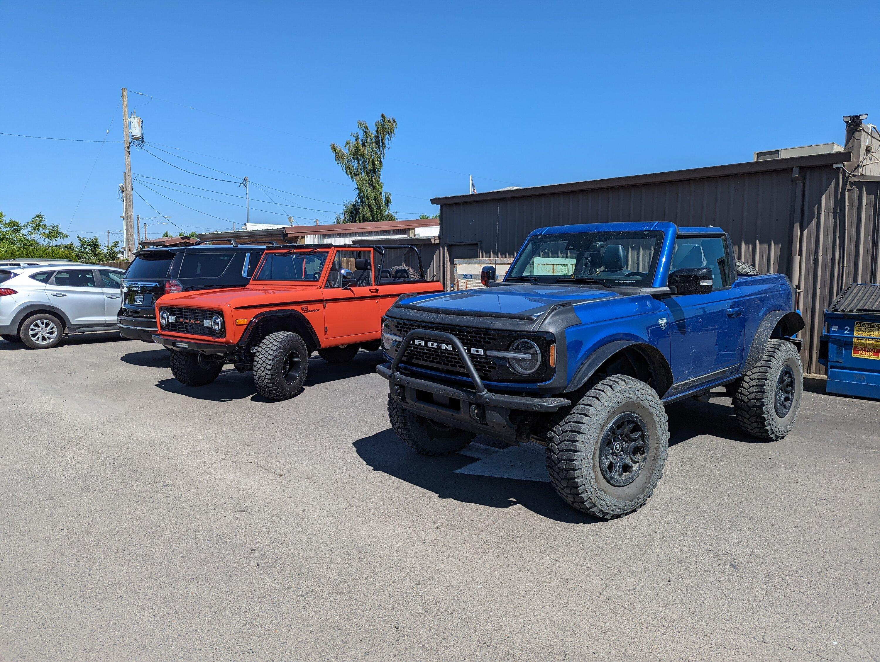 Ford Bronco 69 and 22 side by side PXL_20220719_221618896
