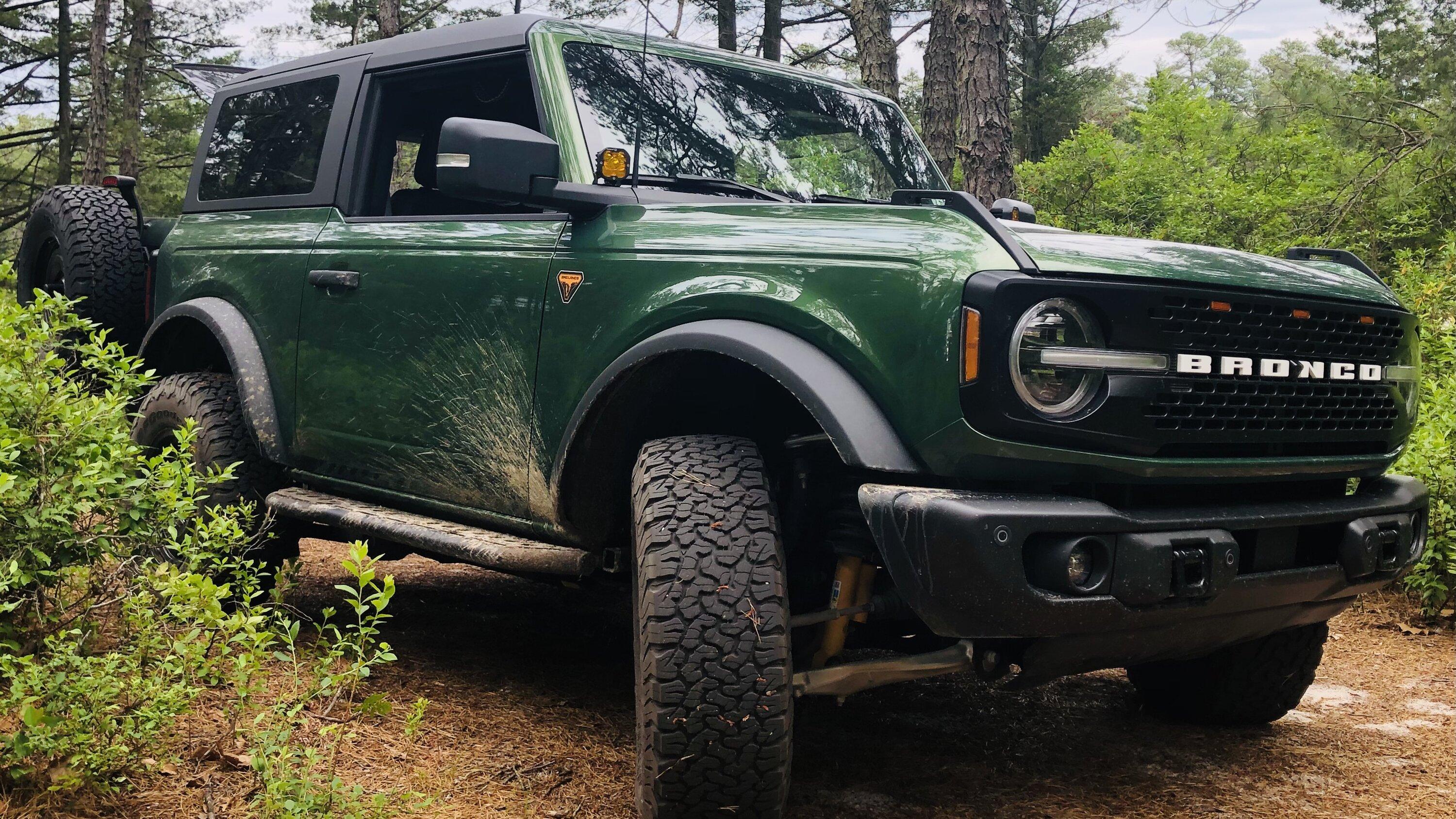 Ford Bronco 69 and 22 side by side 1D5D6DBC-4DC0-4289-ADA4-C12D32486EBF