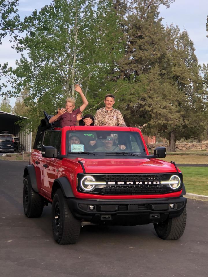 Ford Bronco RACE RED Bronco Club 27435