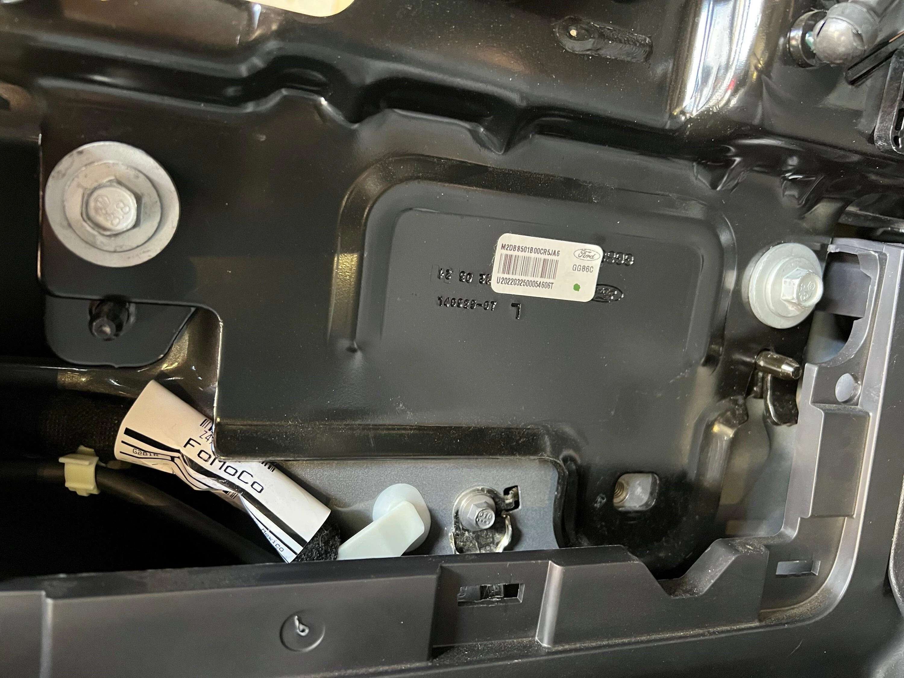Ford Bronco Dropped Soft Top Bolt Lost_Bolt_Soft_To