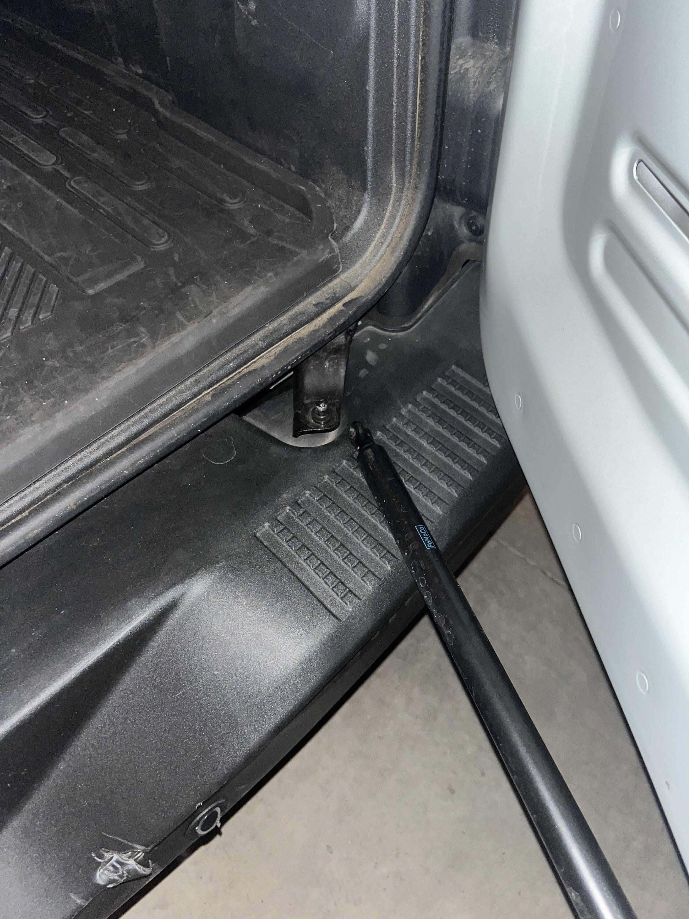 Ford Bronco Broken strut for rear tailgate (terrible design!) 0800070F-9AF7-4908-9962-3EFAD693B7B2