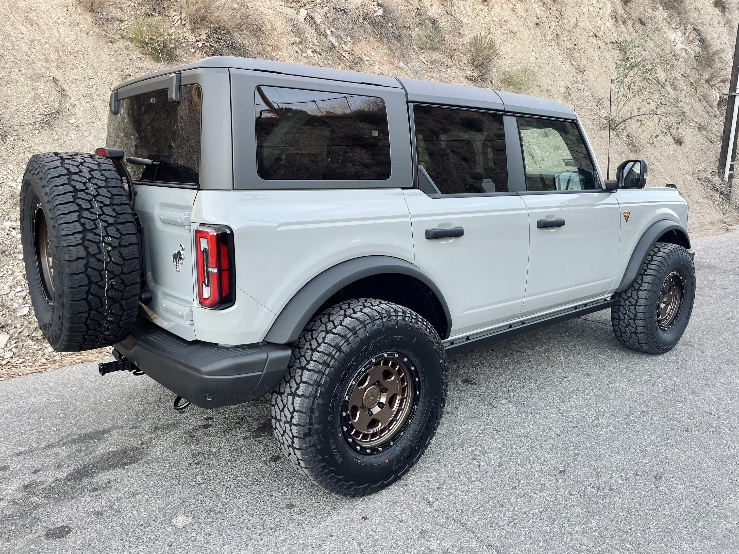 Ford Bronco CACTUS GRAY Bronco Club C440F7FD-F916-40AD-A652-21BB5D89411D