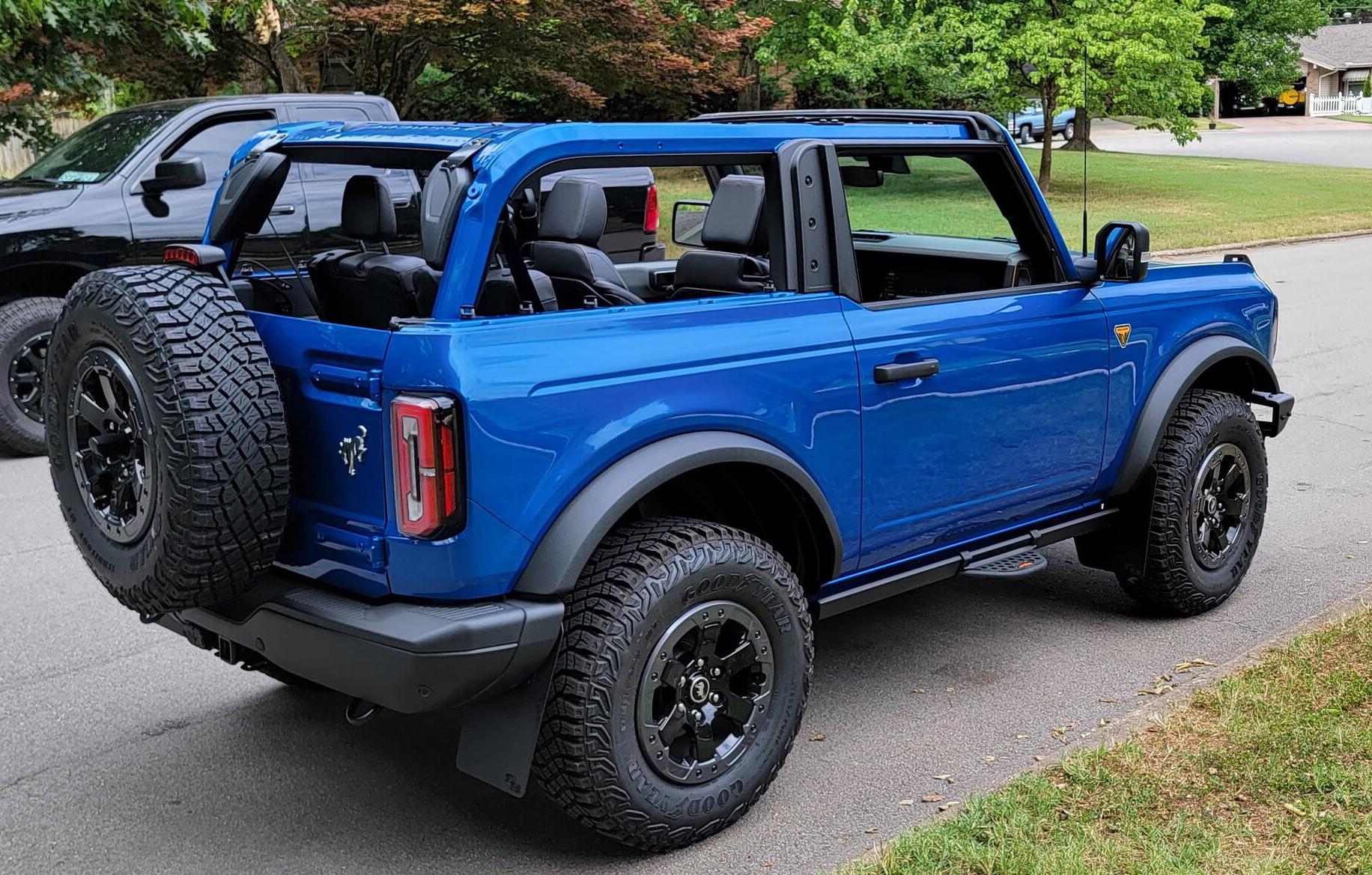 Ford Bronco ROCKWORKX tool-less Hardtop Bolts Rockworkx_Bronco_Blue