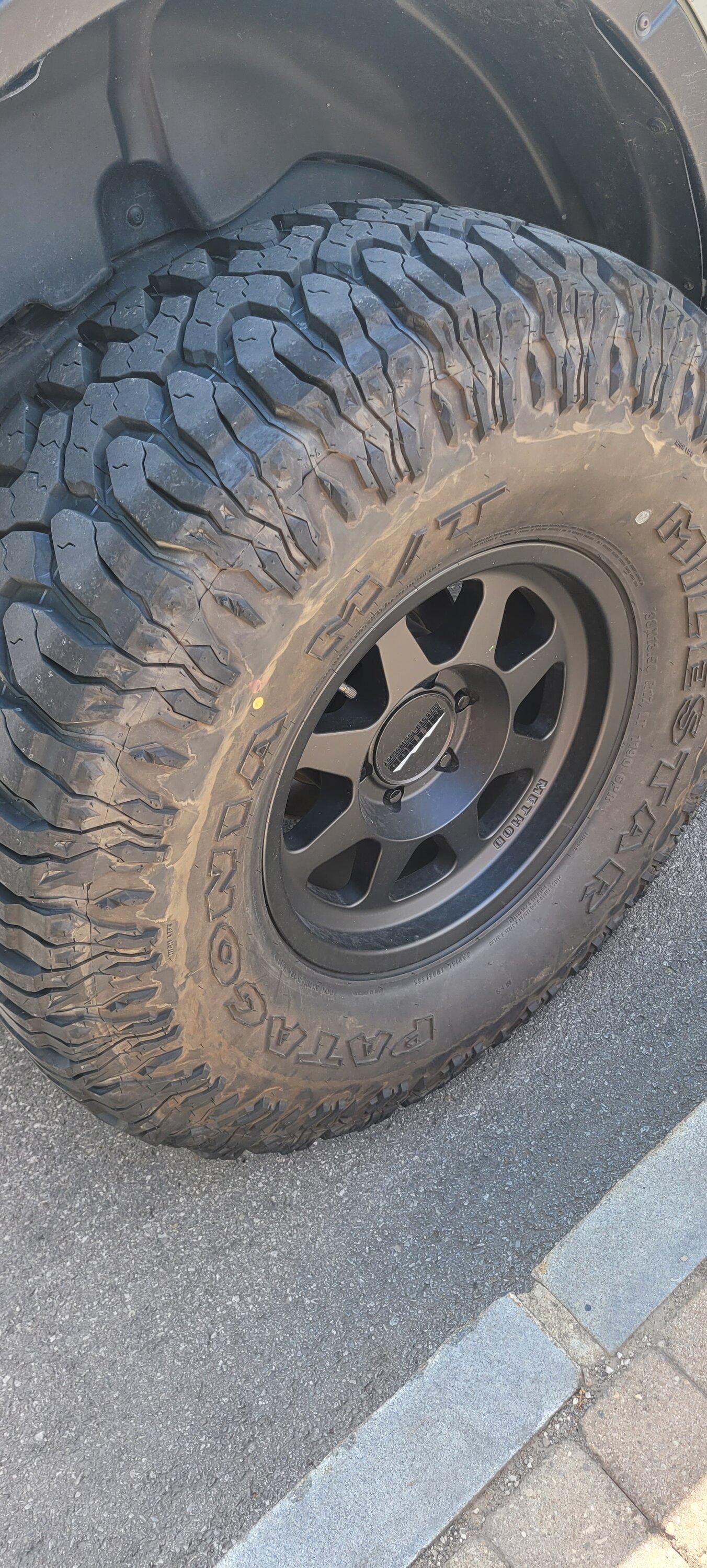 Ford Bronco 38 patagonia's on method 701 qty5 20220810_114904