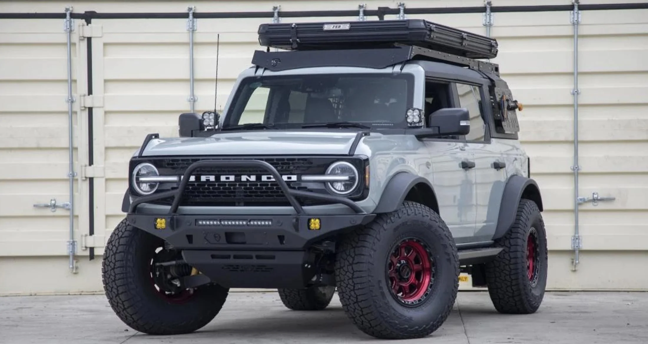 Ford Bronco JcrOffroad’s new Crusader front and rear bumper! 4E031274-CD8C-4D74-94B7-30ACD71EA6B9