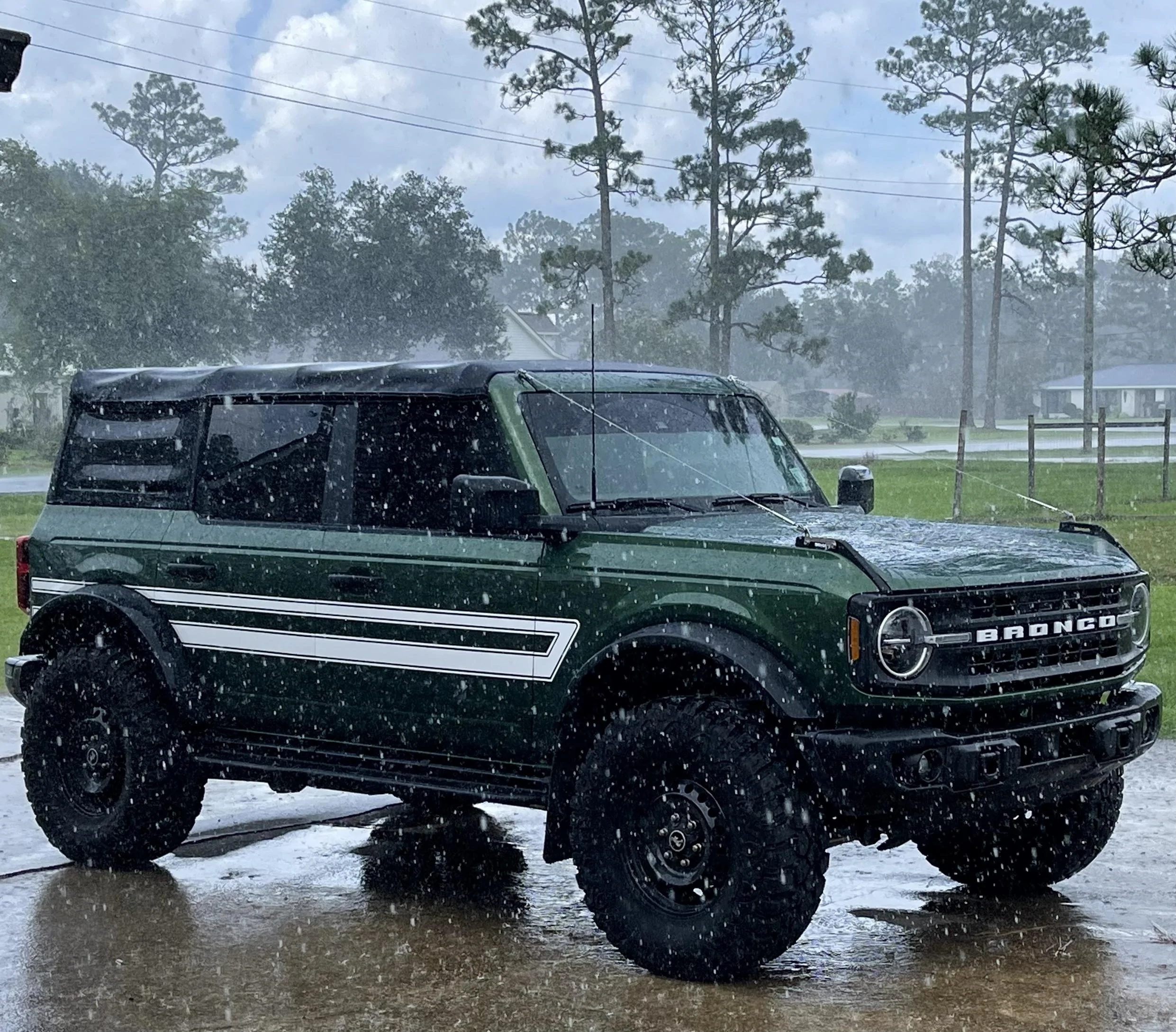 Ford Bronco ERUPTION GREEN Bronco Club D5E0B795-5A77-4559-83A3-D2B7C3D4581D