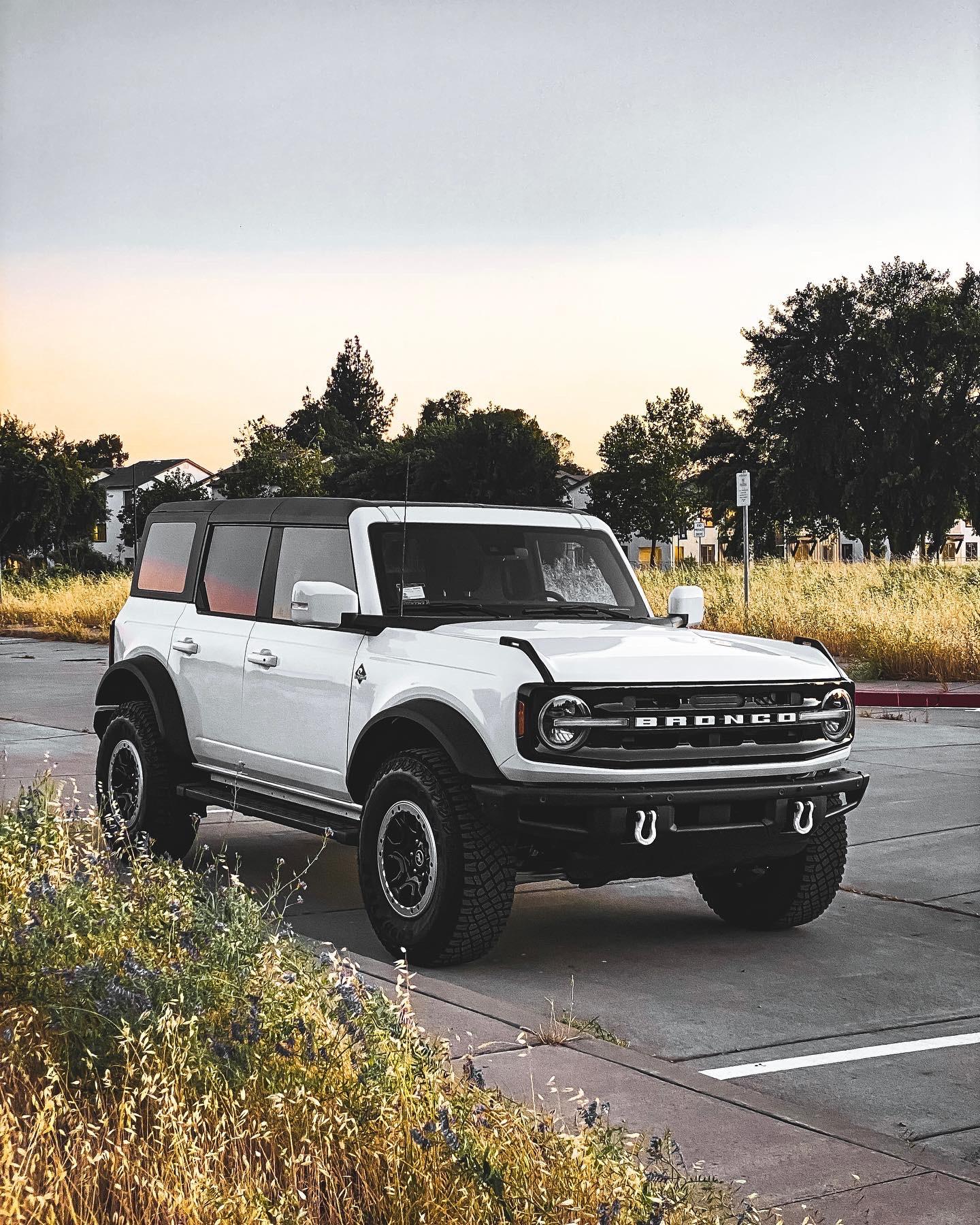 Ford Bronco YETI Bronco - Outerbanks SAS with 17" Beadlocks and 37" BFG KM3 EFAC75FB-8677-4EF0-B0B2-BE694960631A.JPG