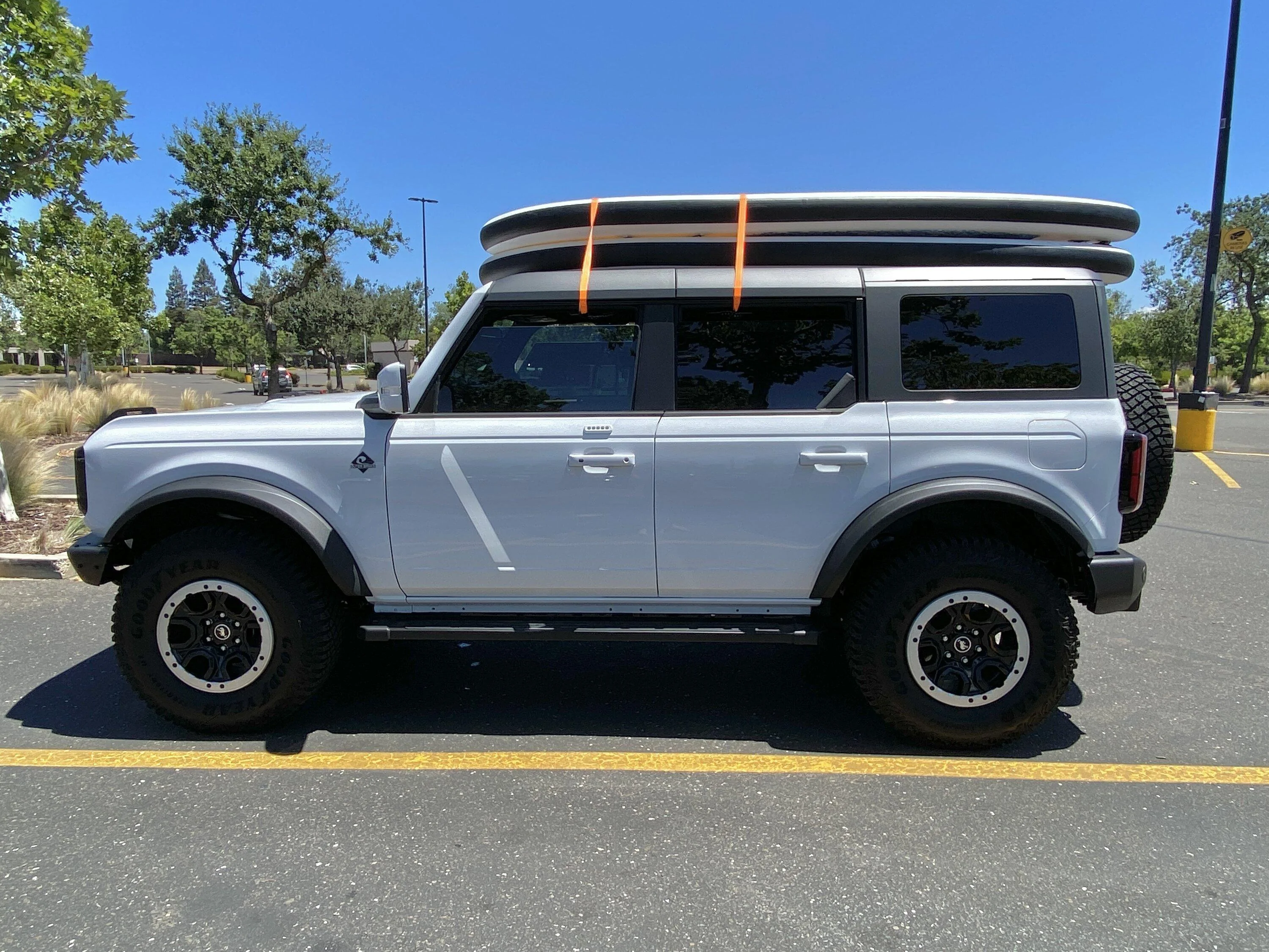 Ford Bronco YETI Bronco - Outerbanks SAS with 17" Beadlocks and 37" BFG KM3 IMG_5596