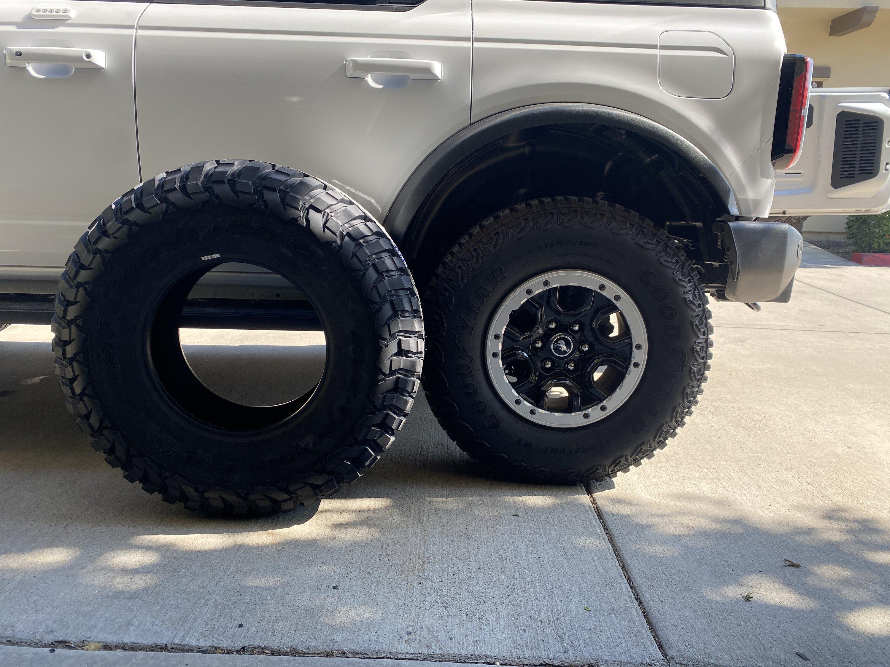 Ford Bronco YETI Bronco - Outerbanks SAS with 17" Beadlocks and 37" BFG KM3 IMG_6085.JPG
