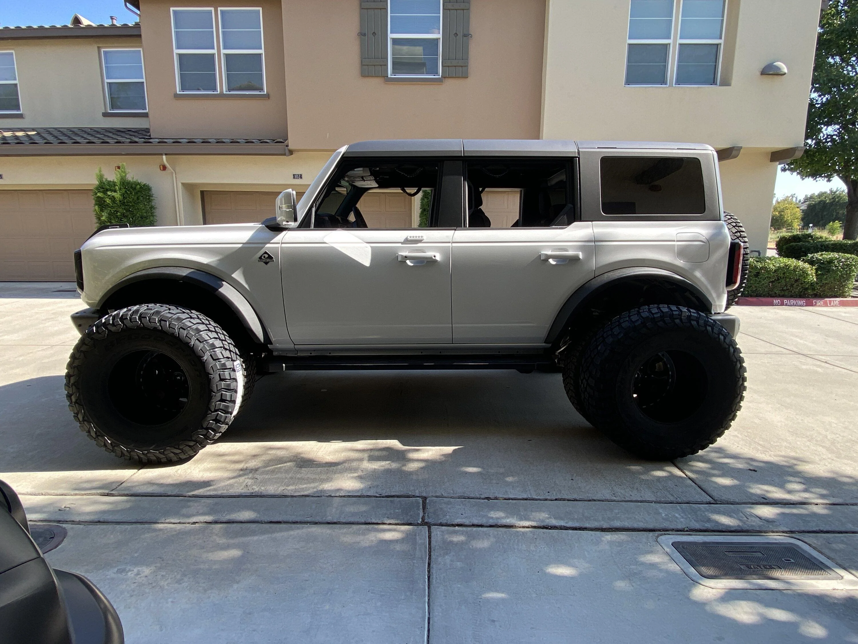 Ford Bronco YETI Bronco - Outerbanks SAS with 17" Beadlocks and 37" BFG KM3 IMG_6091