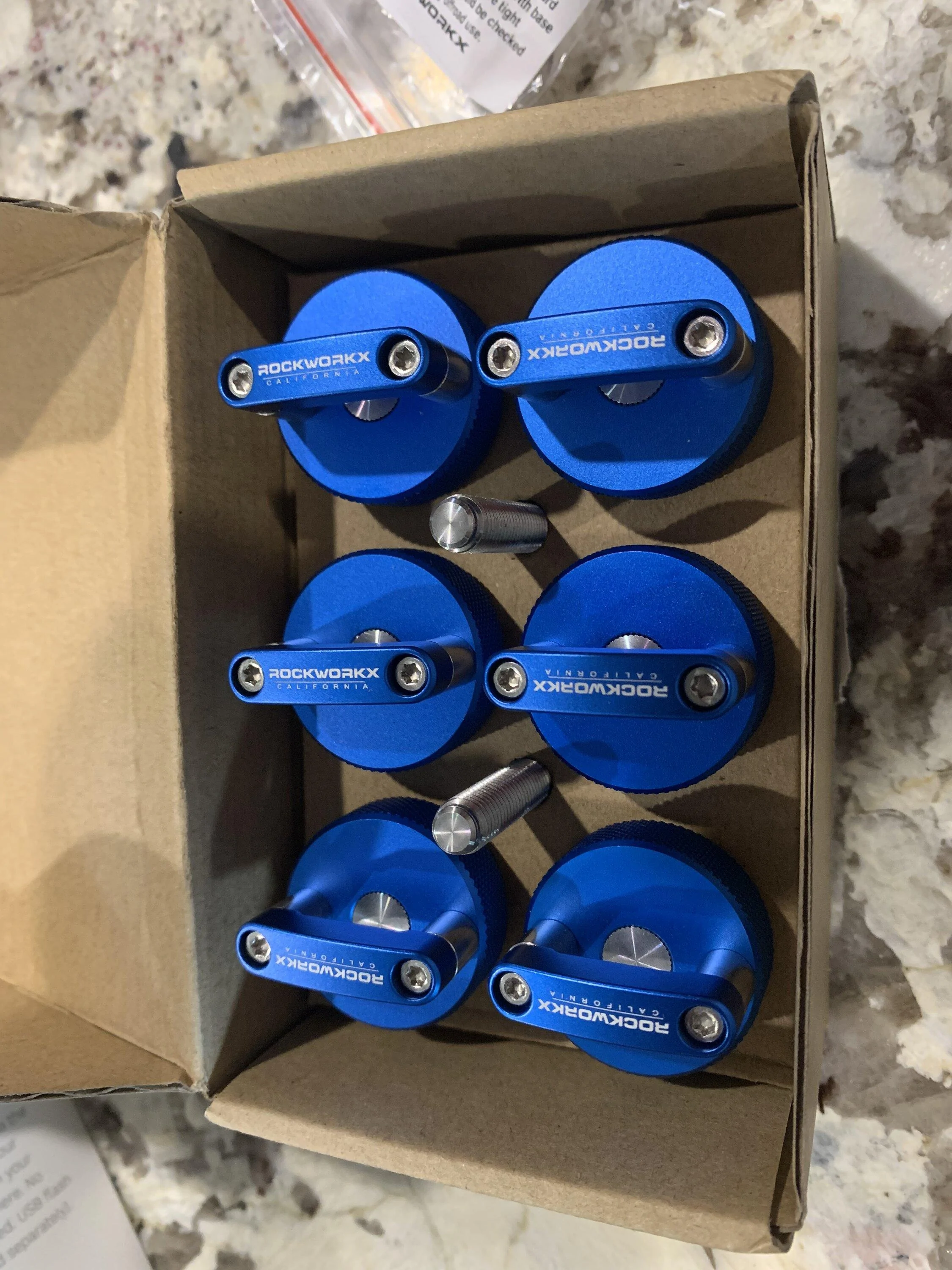 Ford Bronco ROCKWORKX tool-less Hardtop Bolts A6820420-C048-4E15-BE41-EE57C72E5433