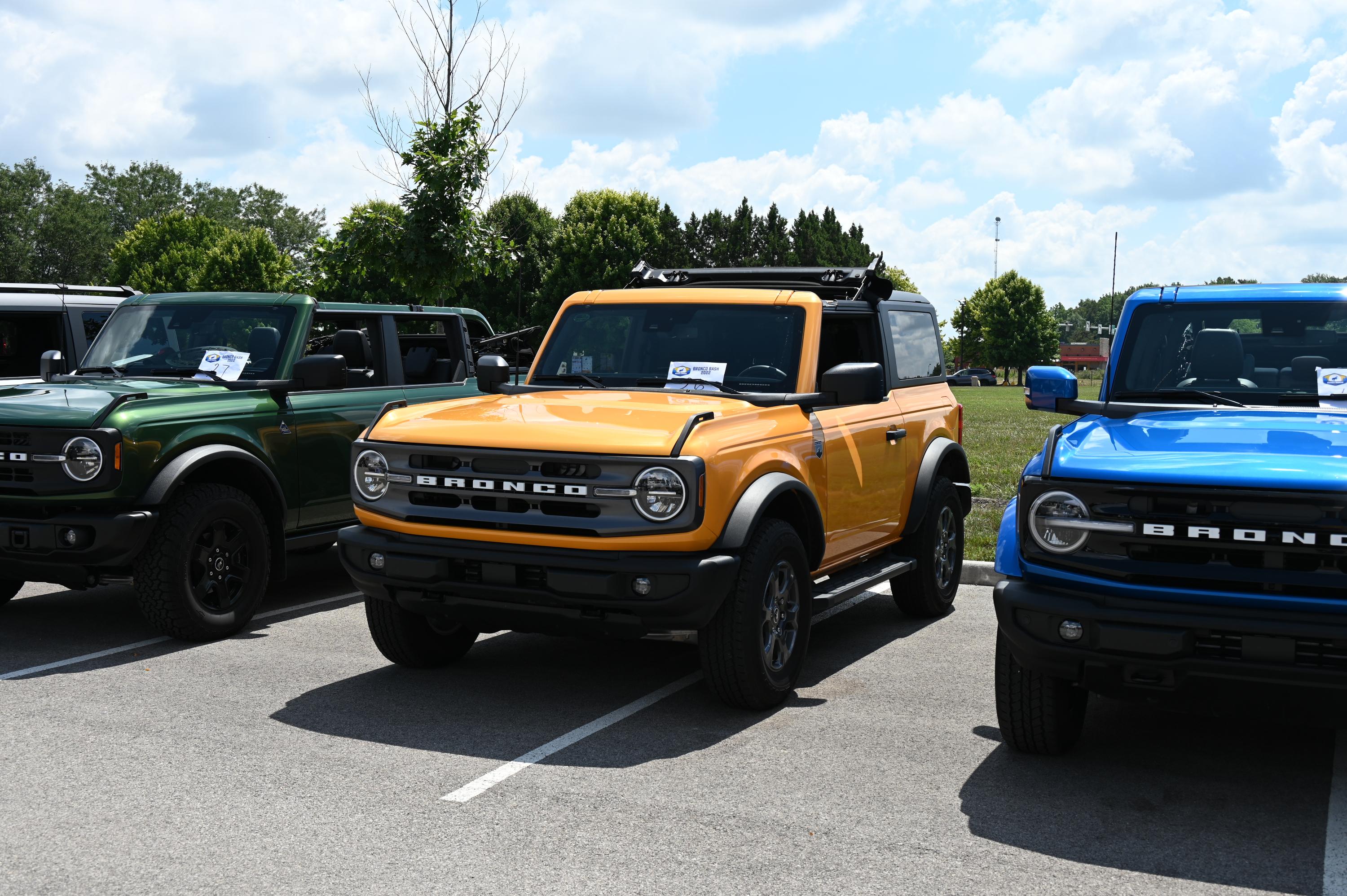 Ford Bronco Weird Request - Eruption Green & Cyber Orange side-by-side pics? DSZ_9826_halfsize.JPG