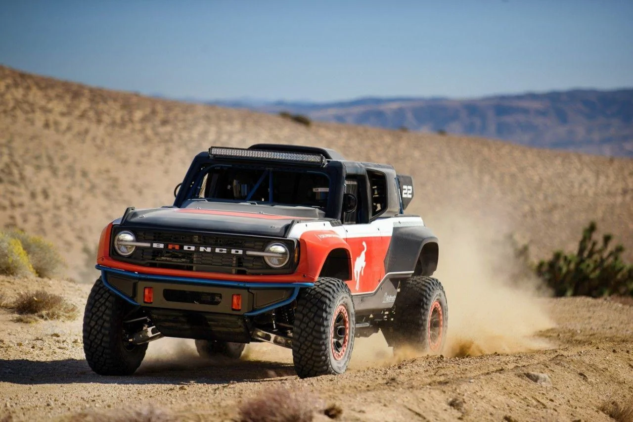 Ford Bronco Bronco Grille and Headlight Design 2023-ford-bronco-dr-03-1635858550