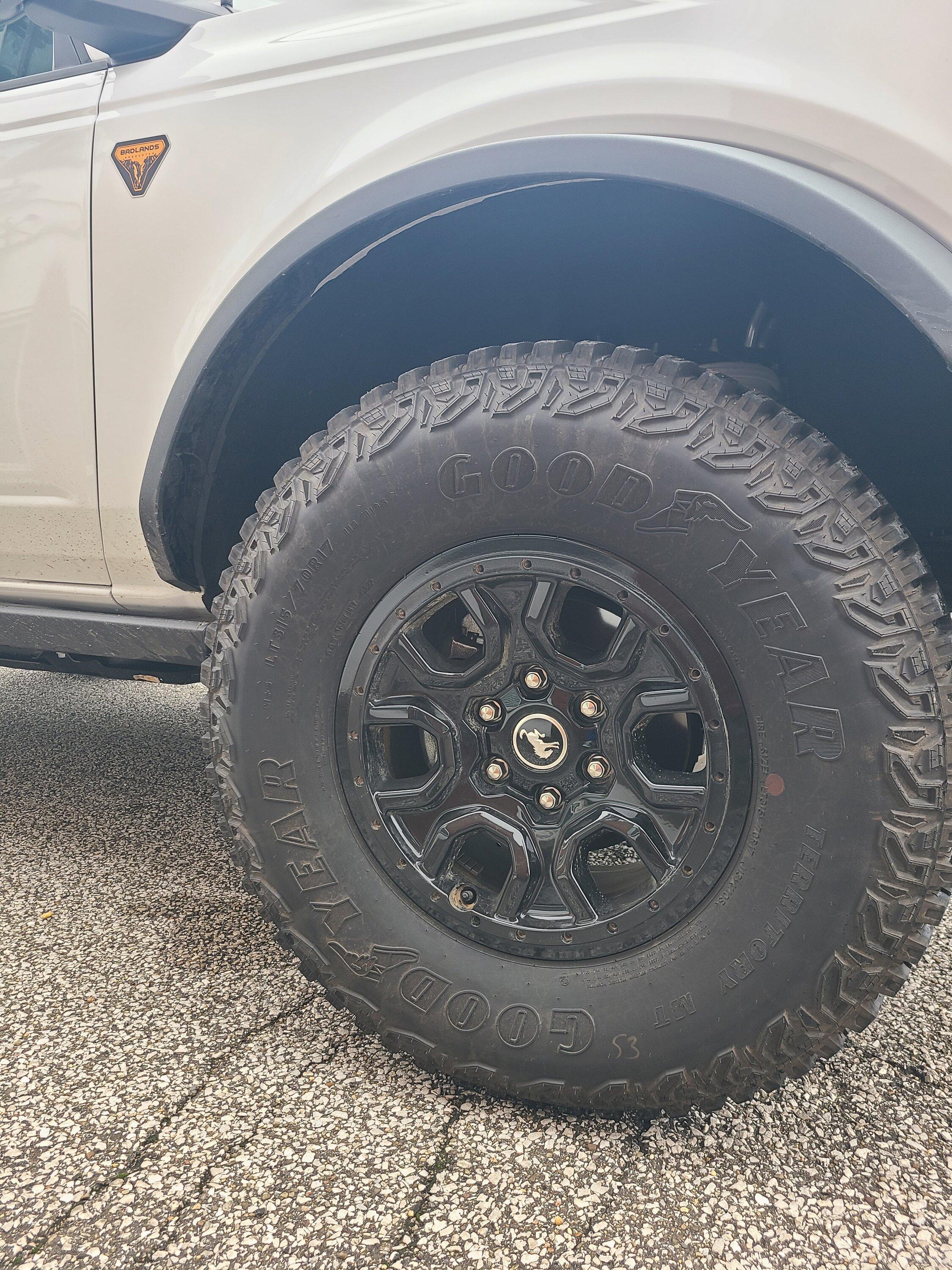 Ford Bronco Anyone else have this quality defect? 20220815_110414
