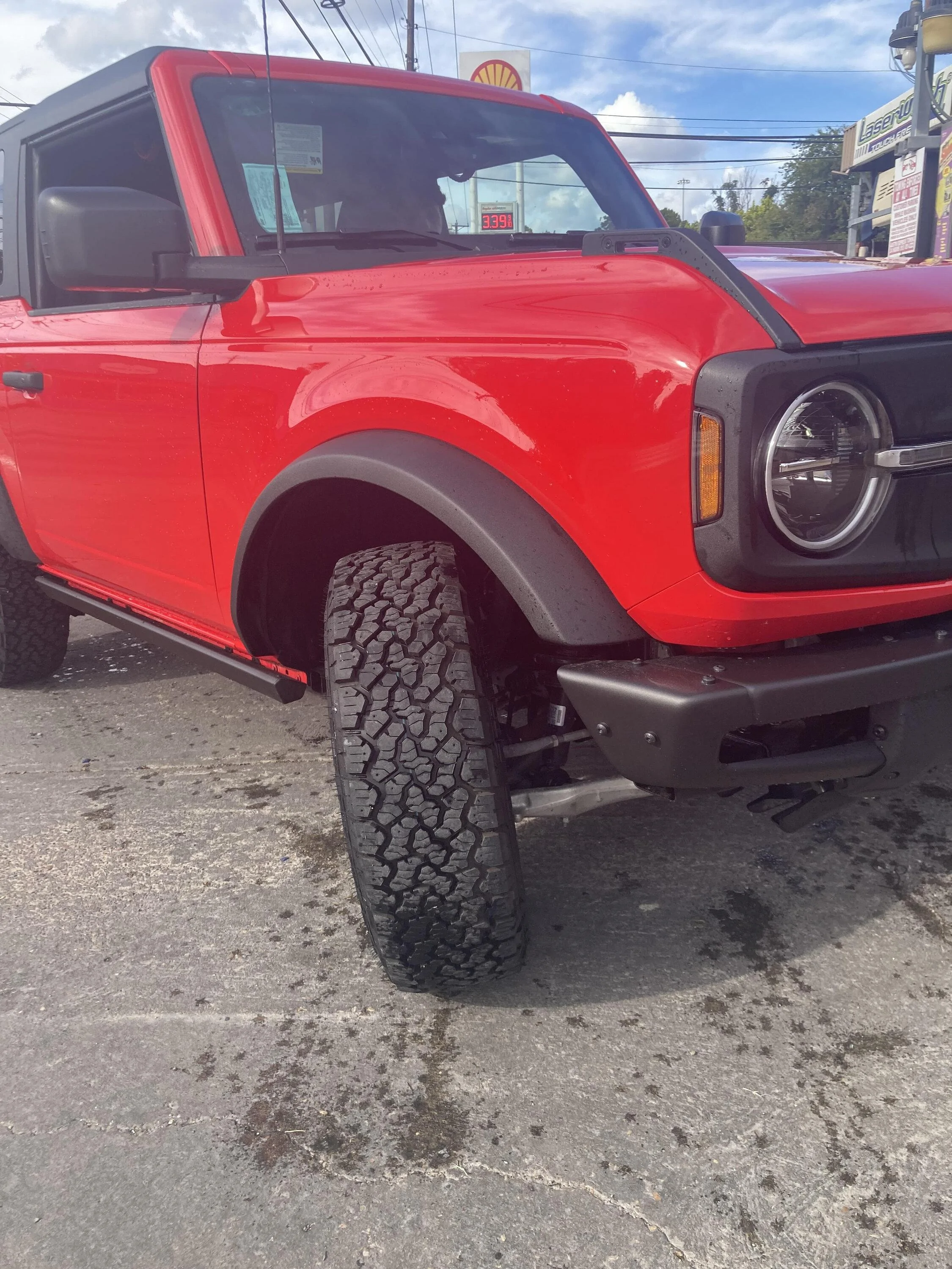 Ford Bronco Is this wheel camber normal? wheel camber