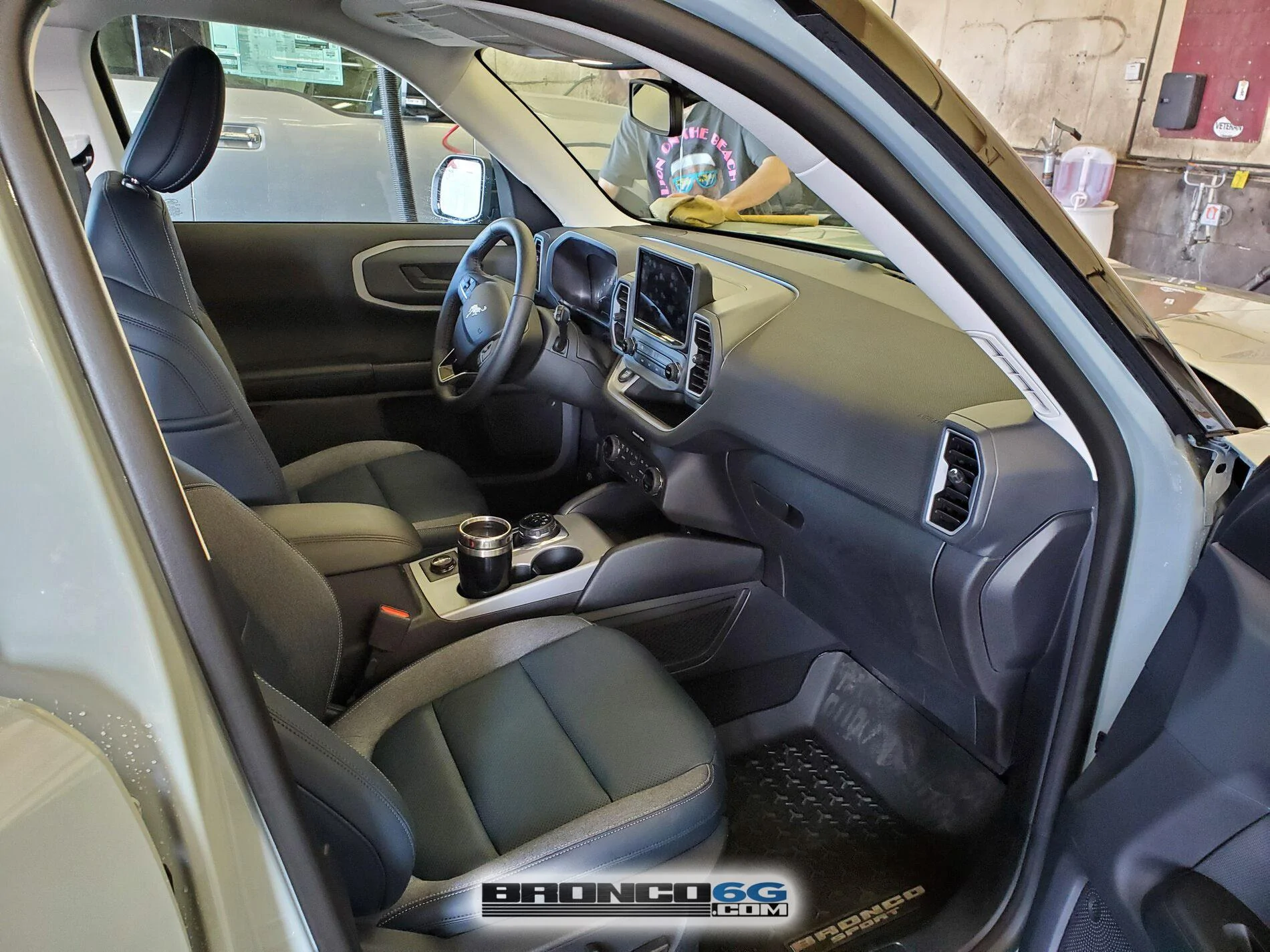 Ford Bronco Navy Pier Interior + Cactus Gray Bronco Combination on Bronco Sport Navy Pier Interior + Cactus Gray Bronco Sport 2