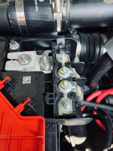 Ford Bronco Connecting Warn winch to battery? Broncobattery2