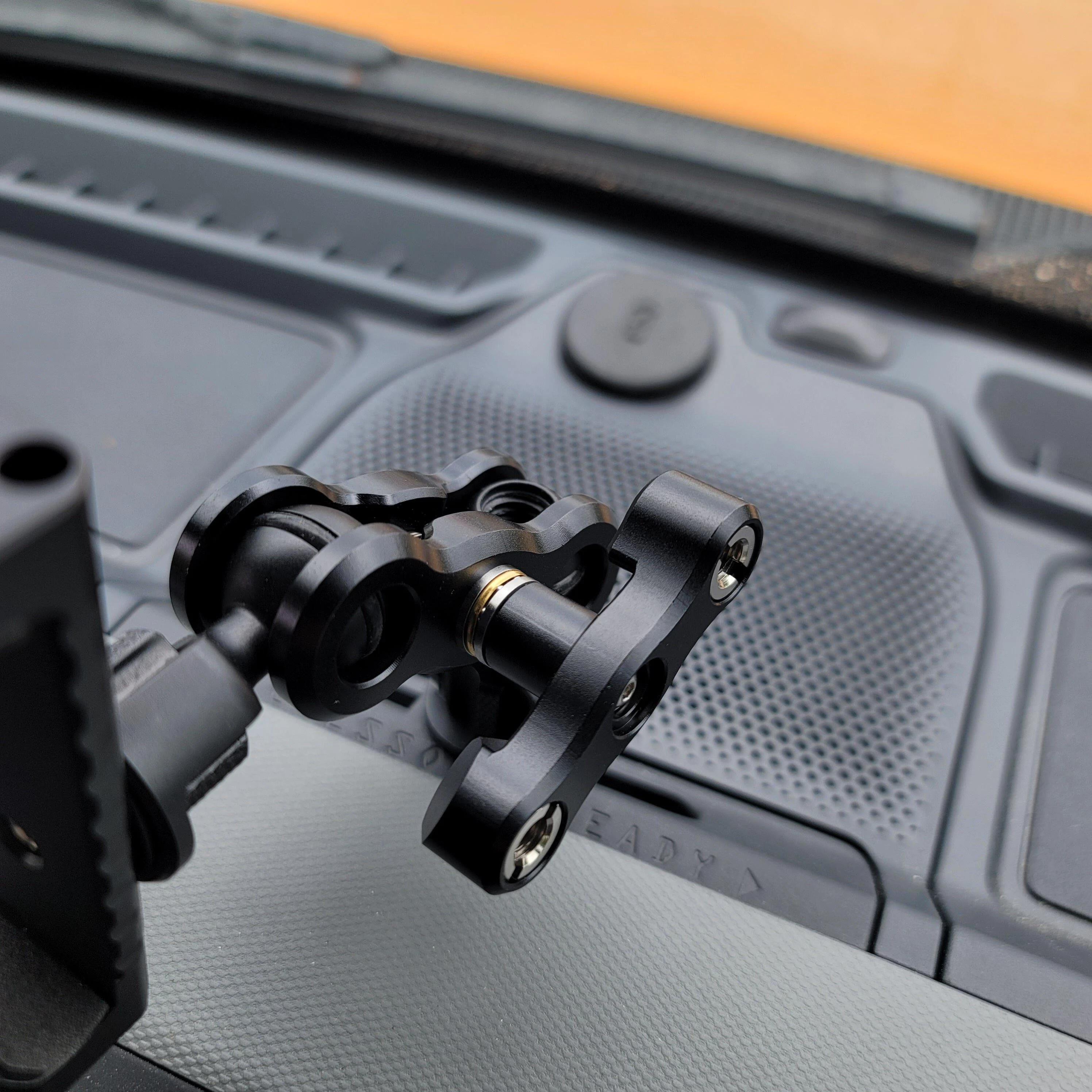 Ford Bronco Dash Phone Mount from "Buck Your Bronco" 20220727_132040