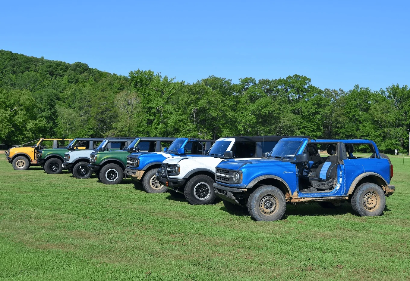 Ford Bronco Weird Request - Eruption Green & Cyber Orange side-by-side pics? 1660743963964