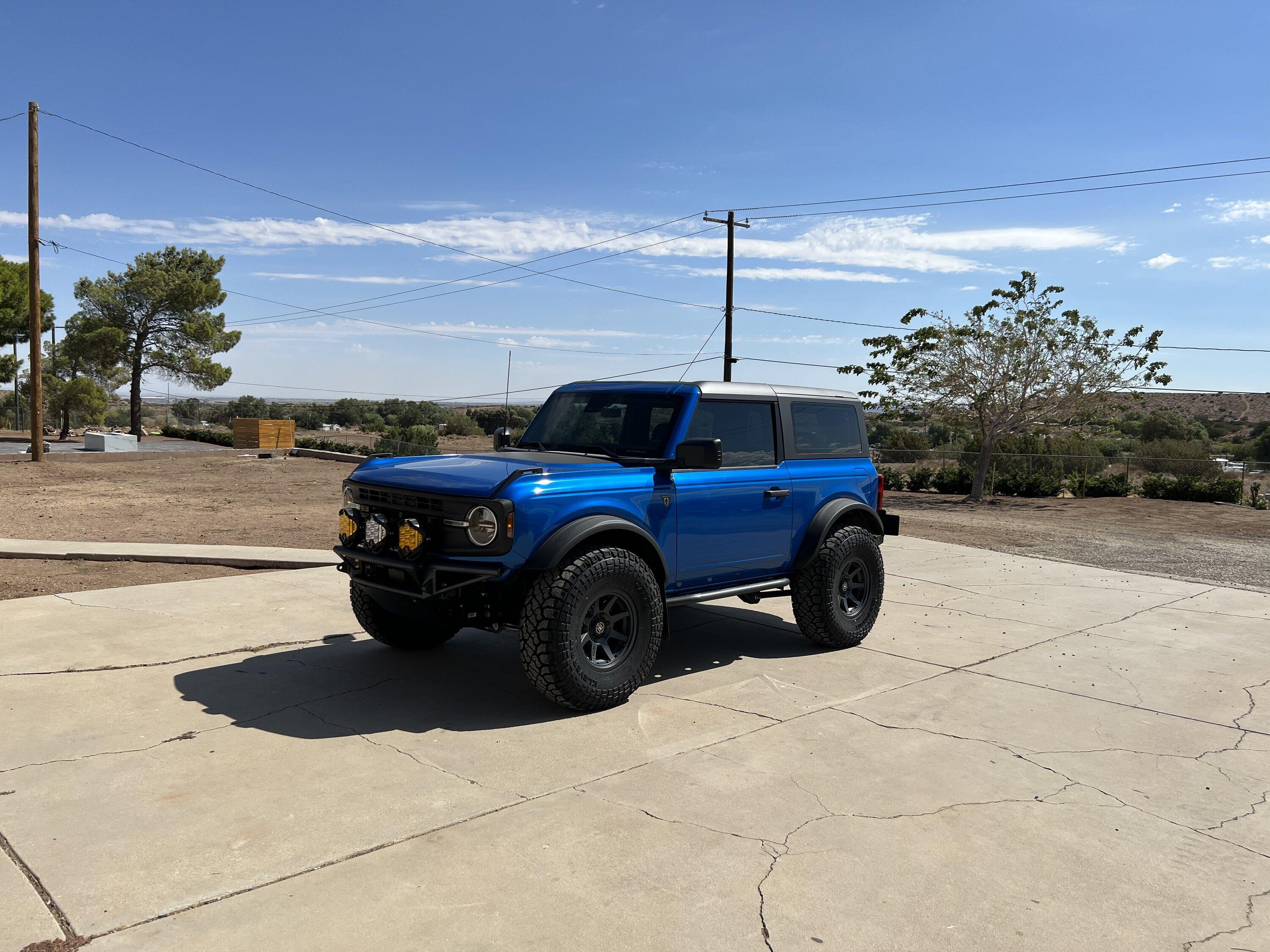Ford Bronco 2-door desert runner Bronco w/ custom tire carrier 6C620672-8B29-4904-B6D4-183D32B55DDB
