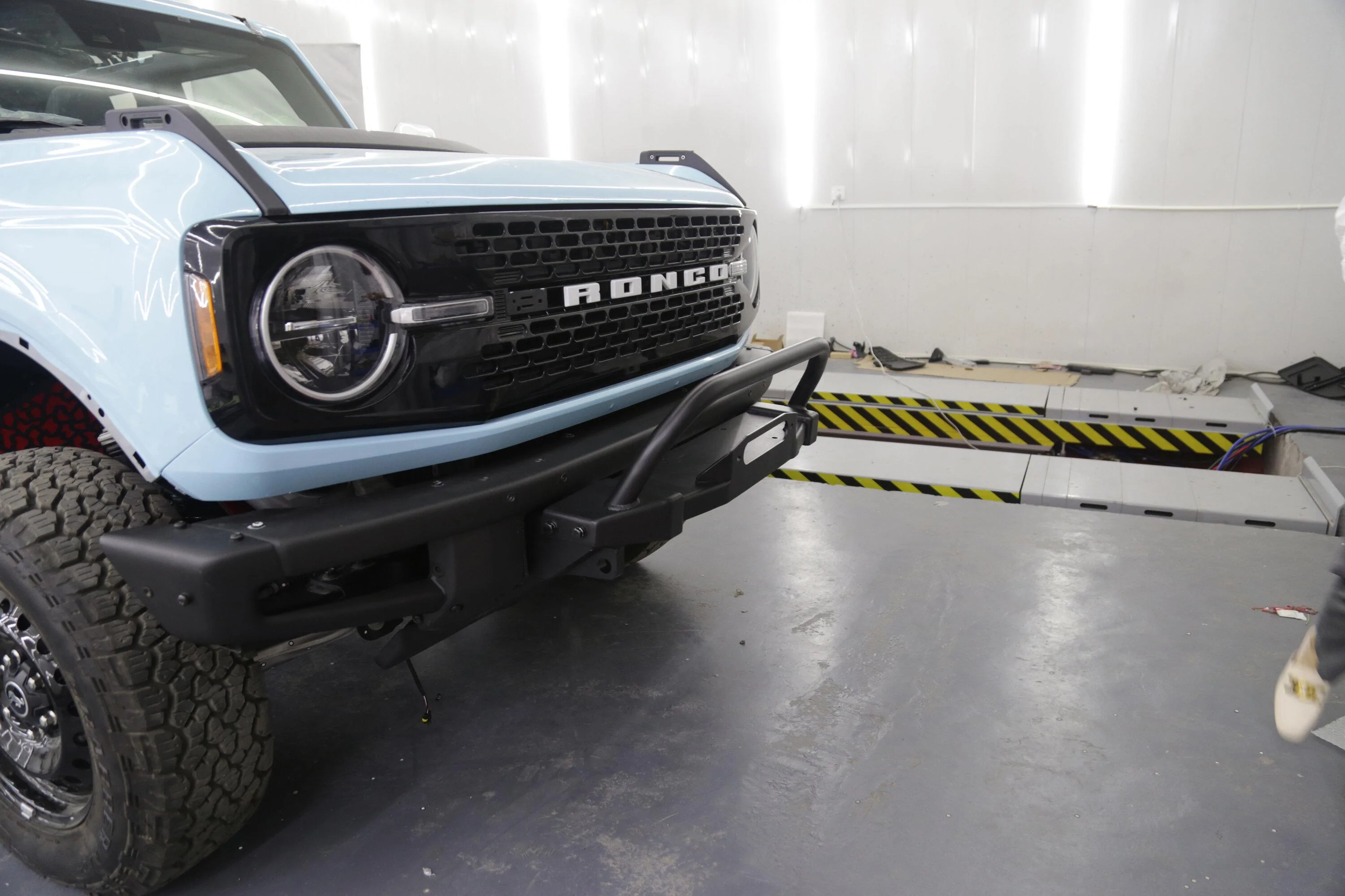 Ford Bronco Front Bumper Brush Guard Winch Plate IMG_4130