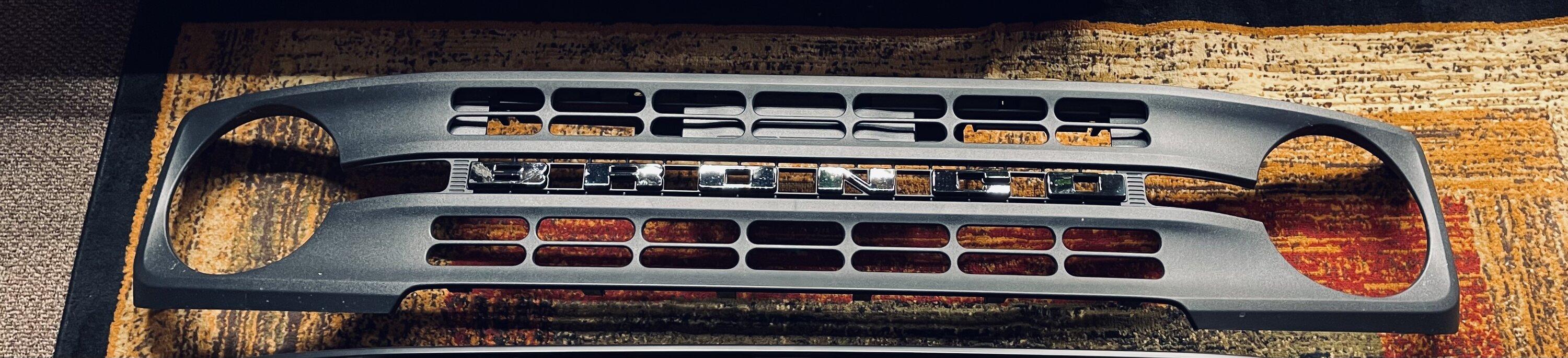 Ford Bronco Base Grille 99966601-B63D-4ABA-9074-2EA3147CA7C5