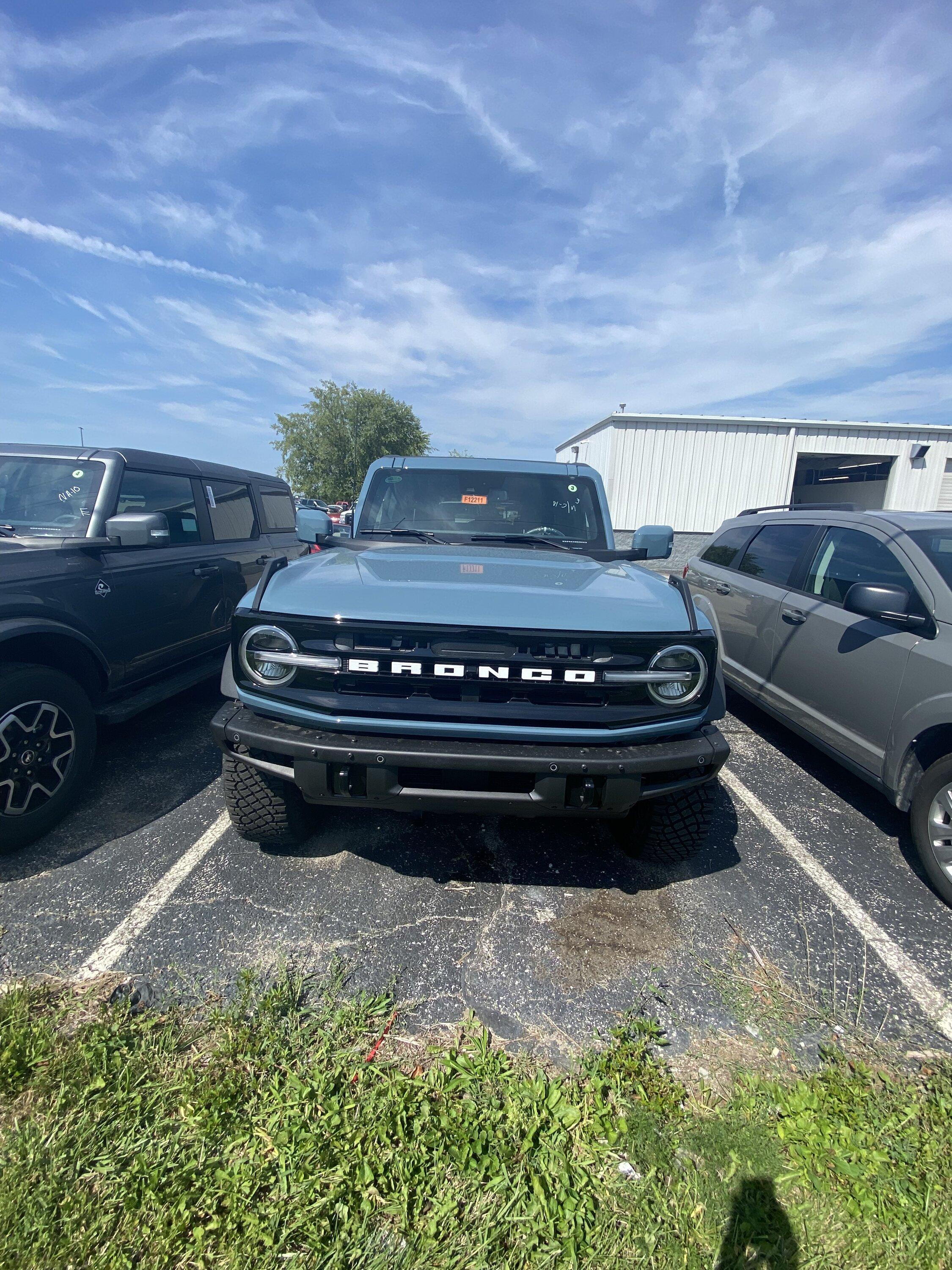 Ford Bronco 8/1/22 Build Week Group tempImage6Nxrye