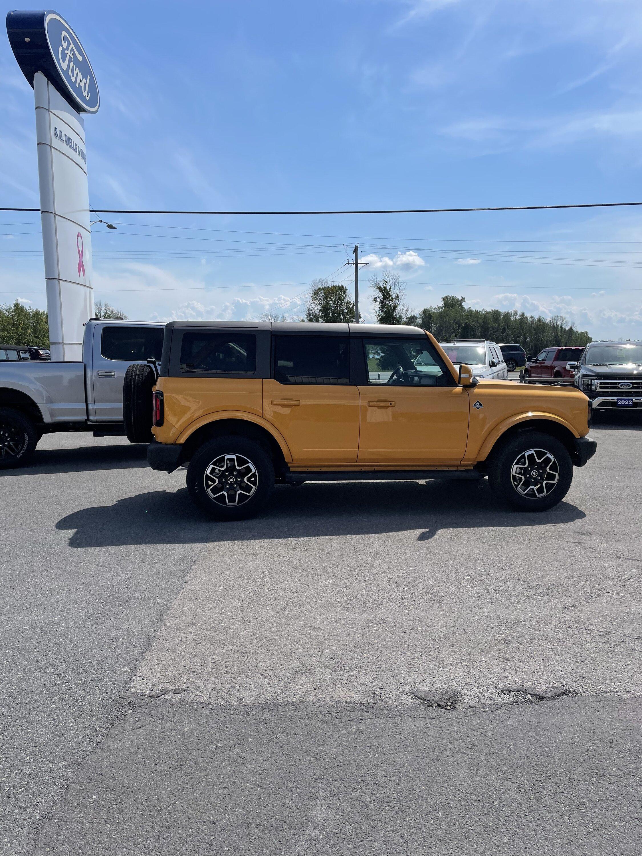 Ford Bronco CYBER ORANGE Bronco Club CB47C6A1-8EFF-414A-A50C-CDA2C410959F