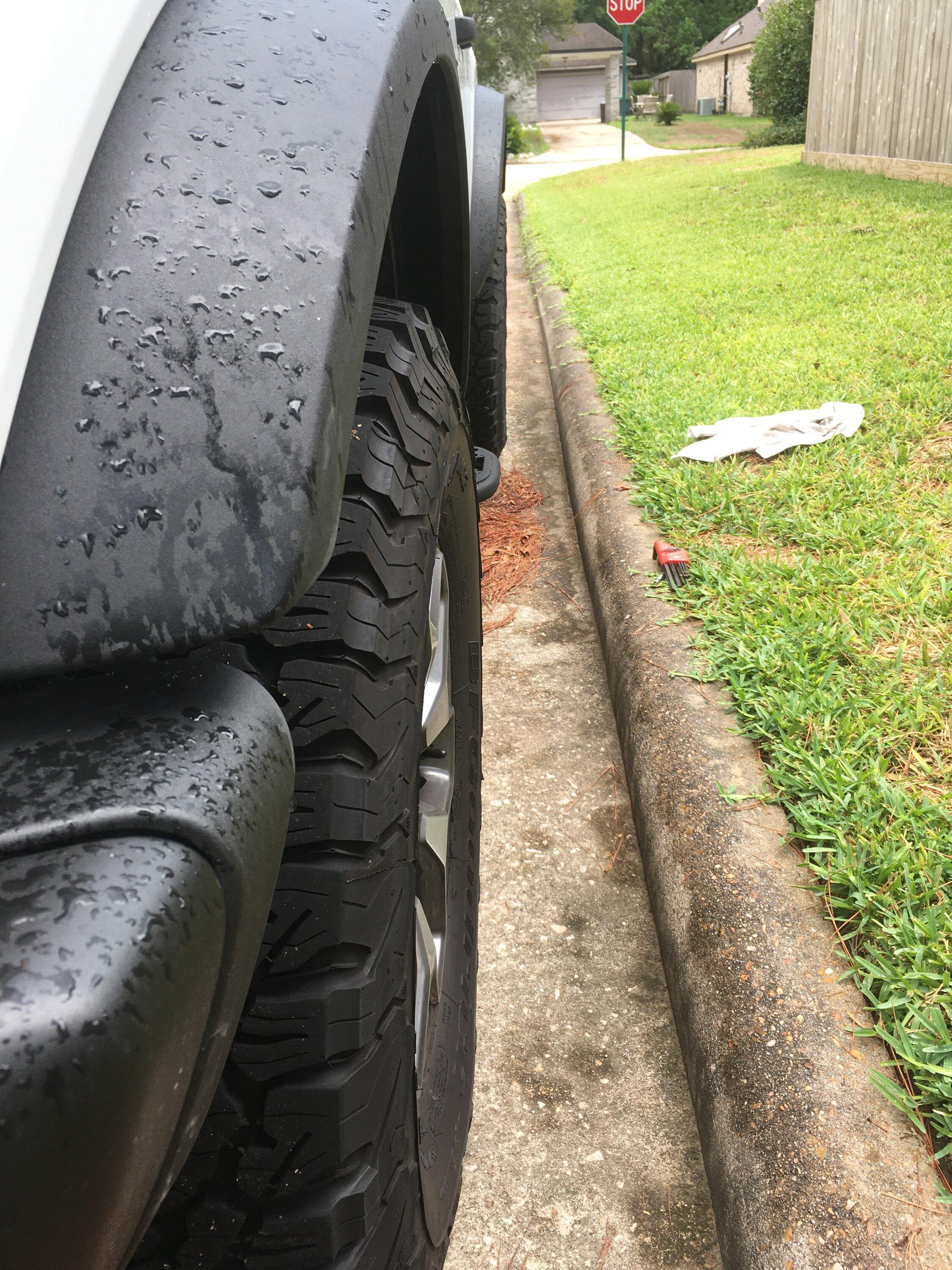 Ford Bronco 2 DOOR - steps vs running boards IMG_6401.JPG