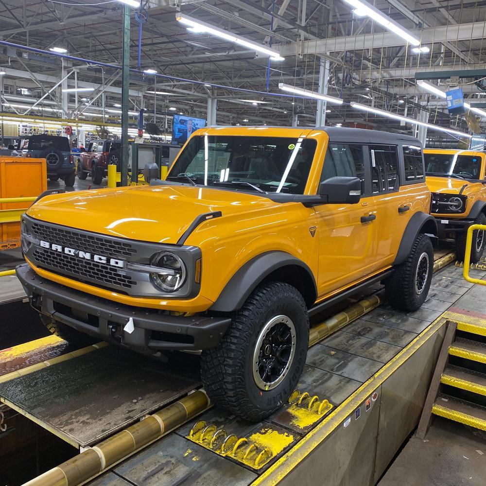 Ford Bronco CYBER ORANGE Bronco Club image (2)